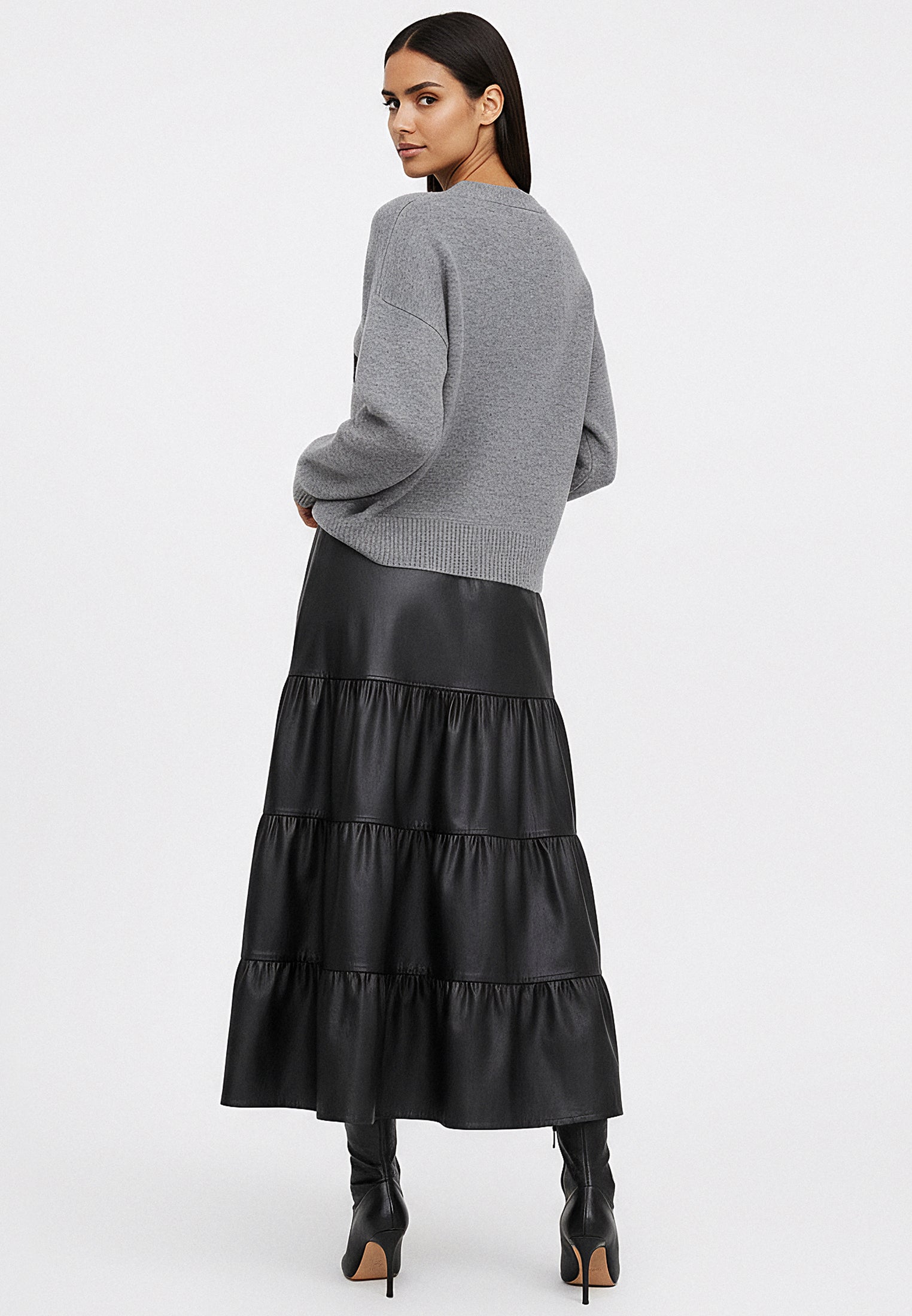 INFINITY SKIRT BLACK