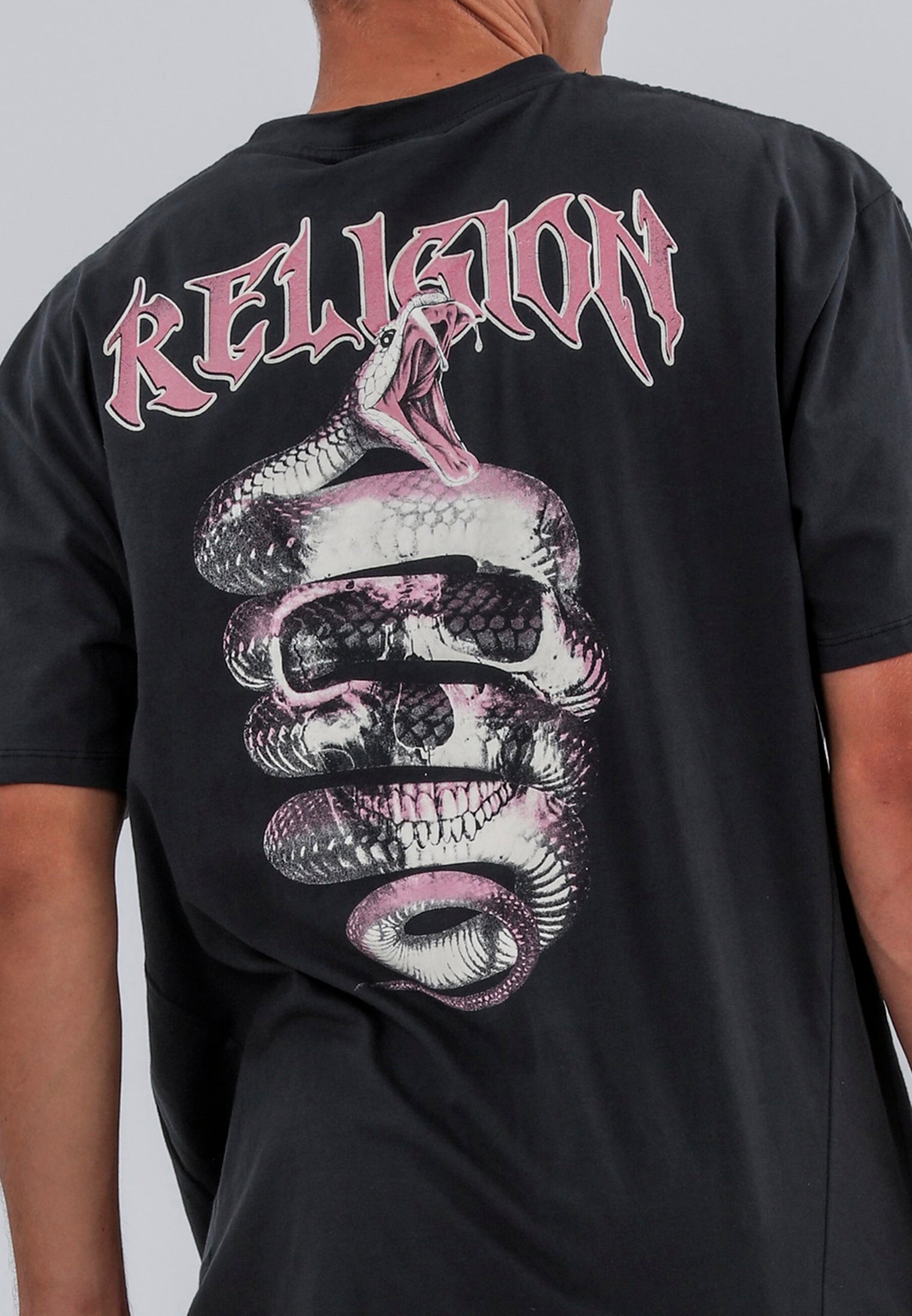 SNAKE T-SHIRT WASHED BLACK