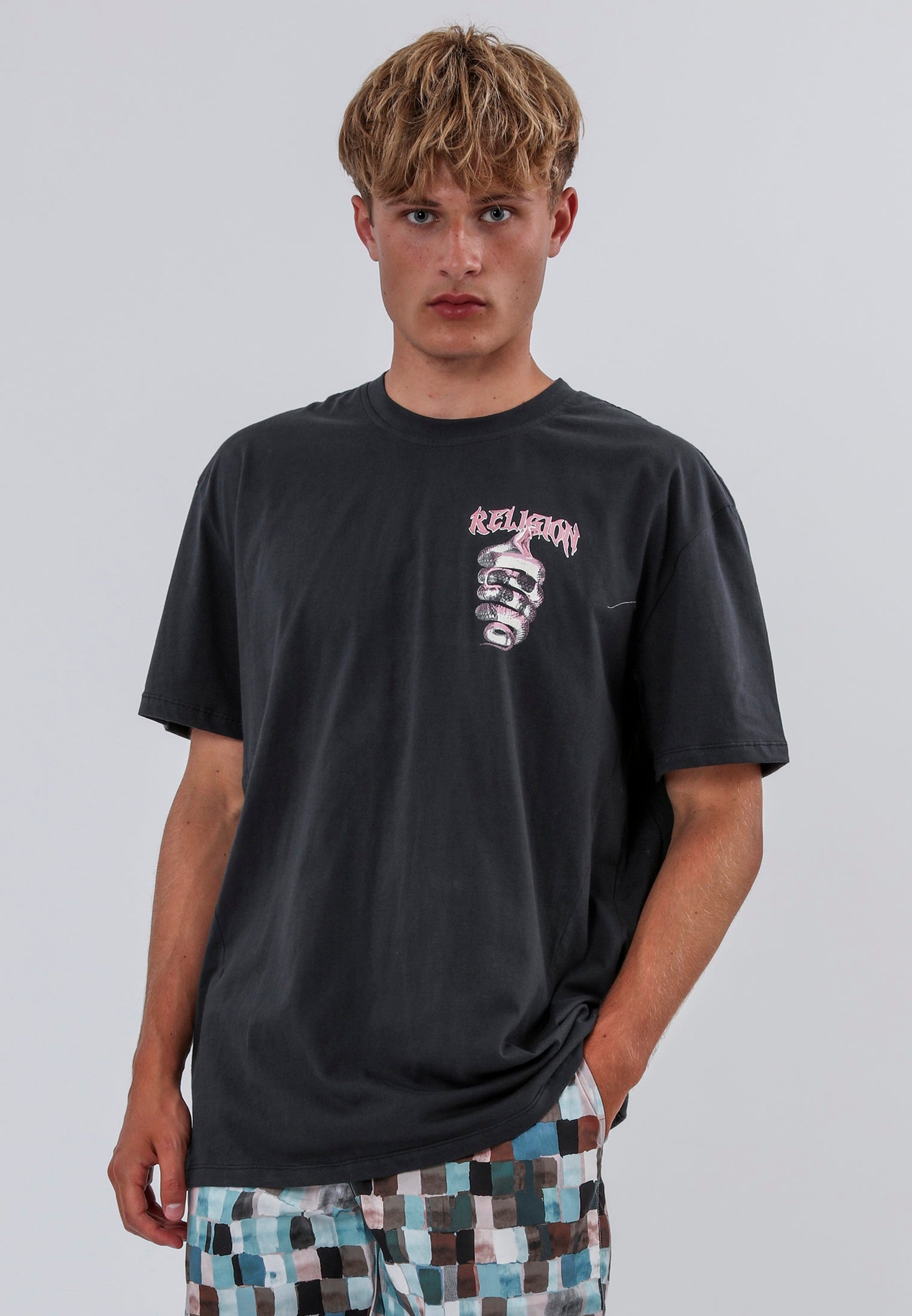 SNAKE T-SHIRT WASHED BLACK