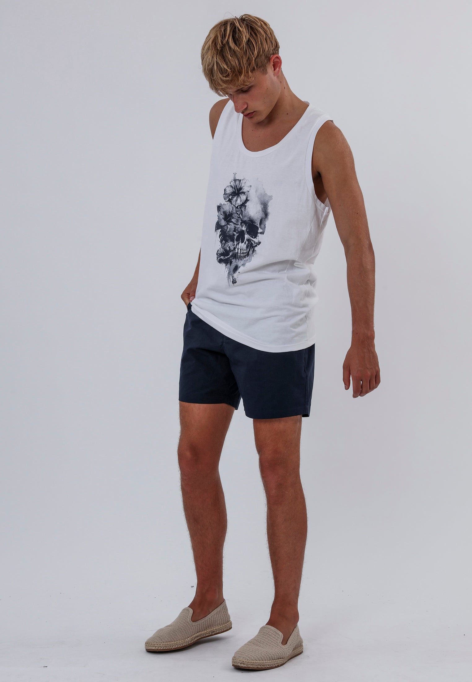 WATER COLOUR SKULL VEST WHITE