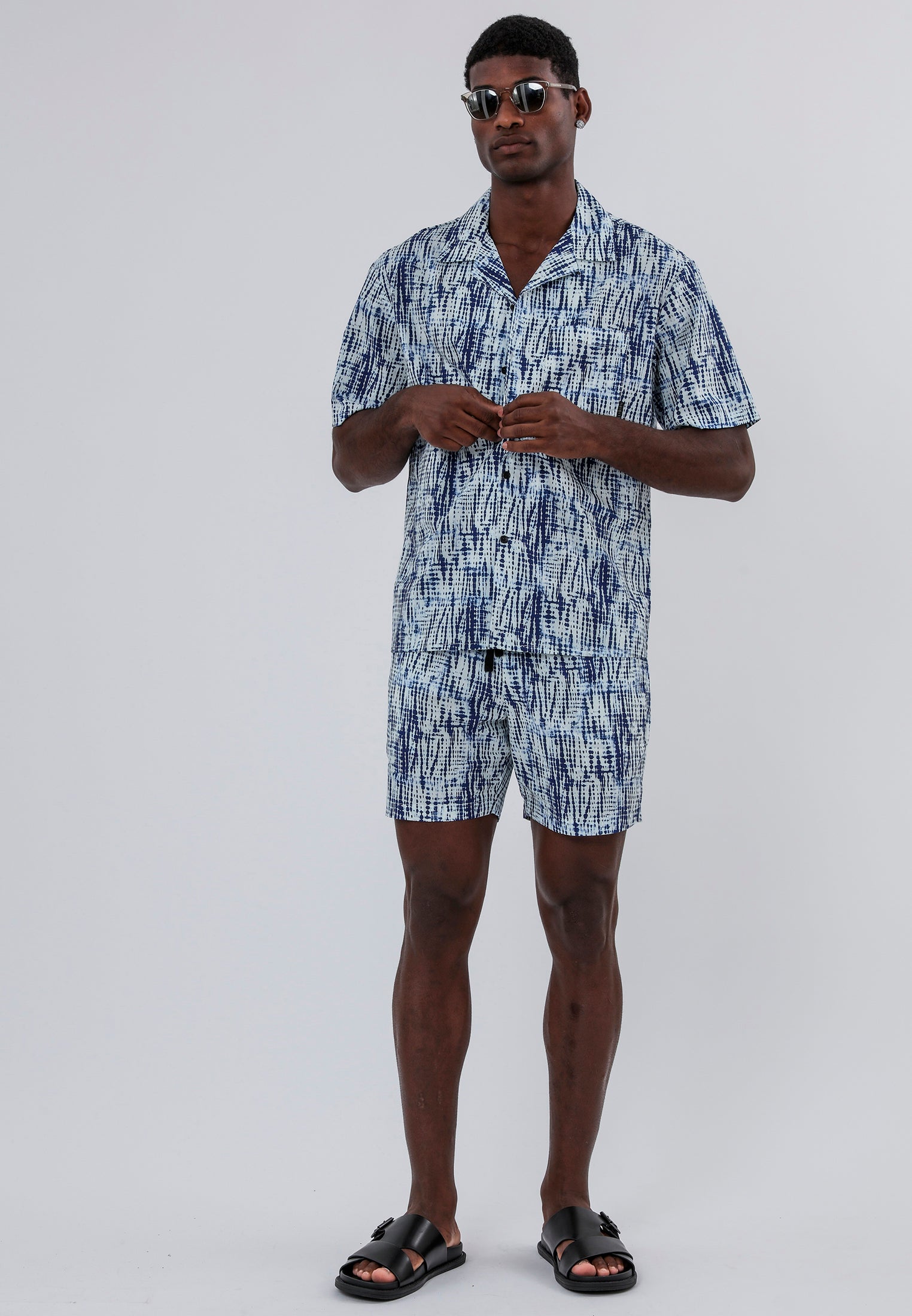 DRIP DYE SHORTS WHITE & BLUE