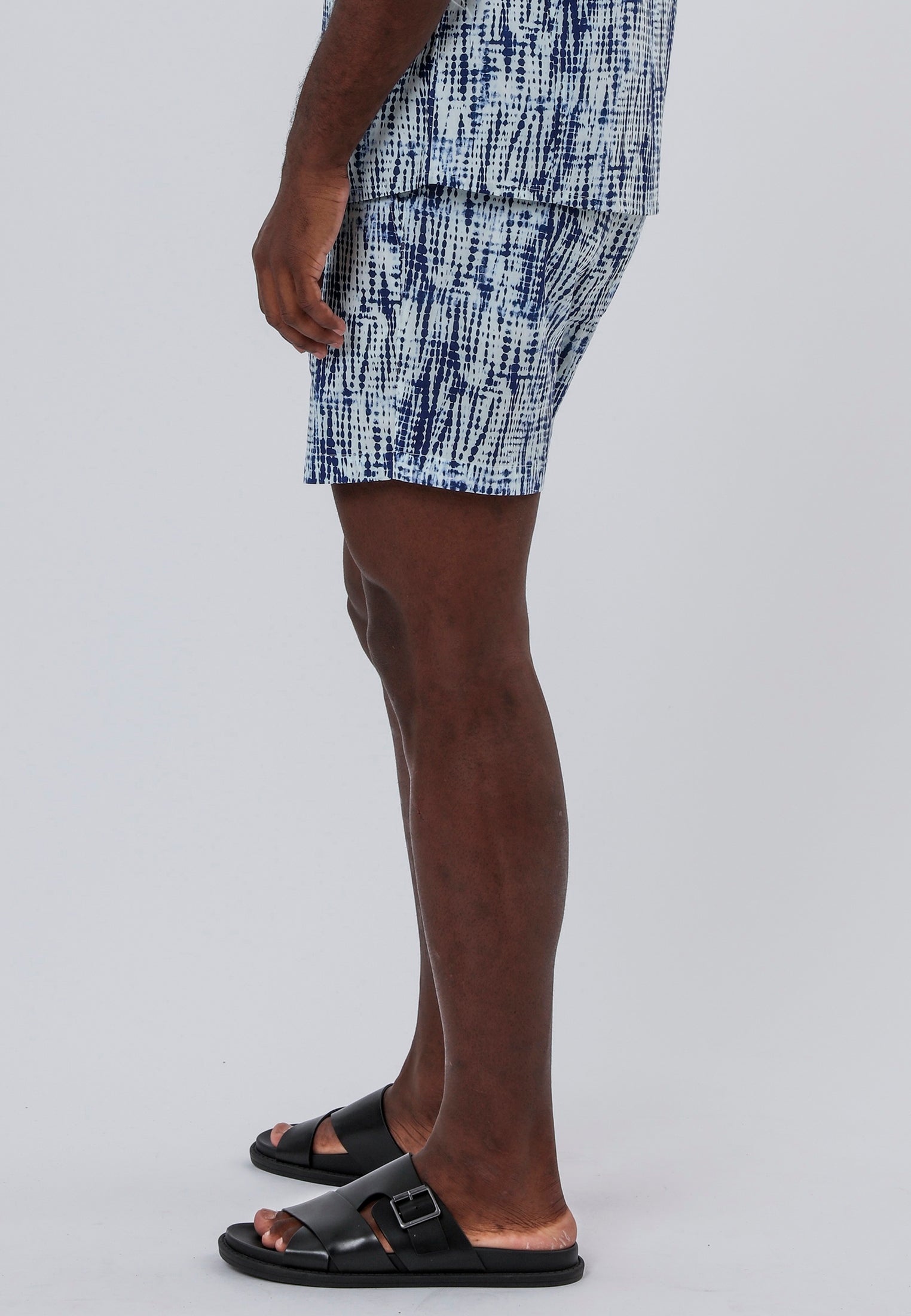 DRIP DYE SHORTS WHITE & BLUE