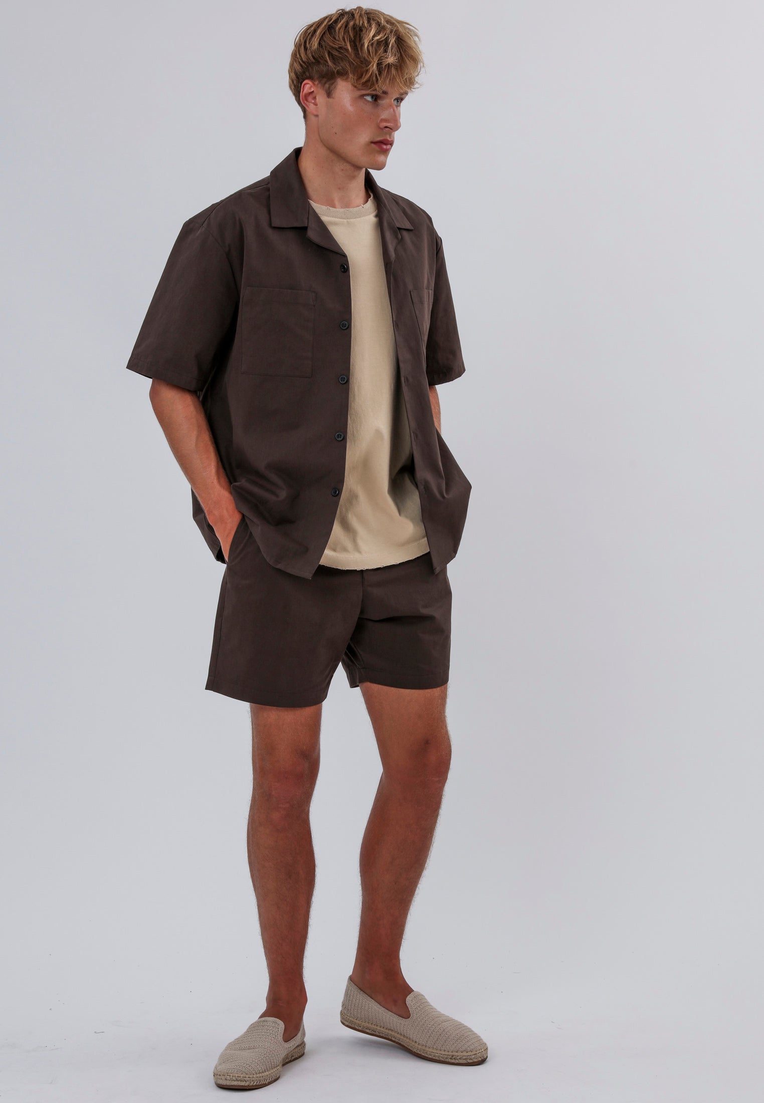 SAINT-TROPEZ LIGHTWEIGHT HOLIDAY SHIRT CHOCOLATE