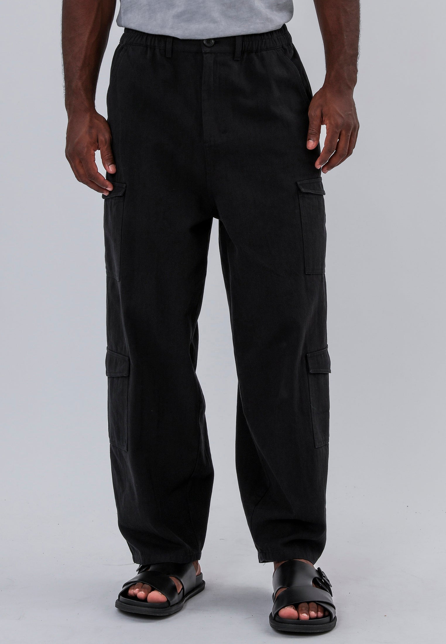 MULTI POCKET CARGO BLACK