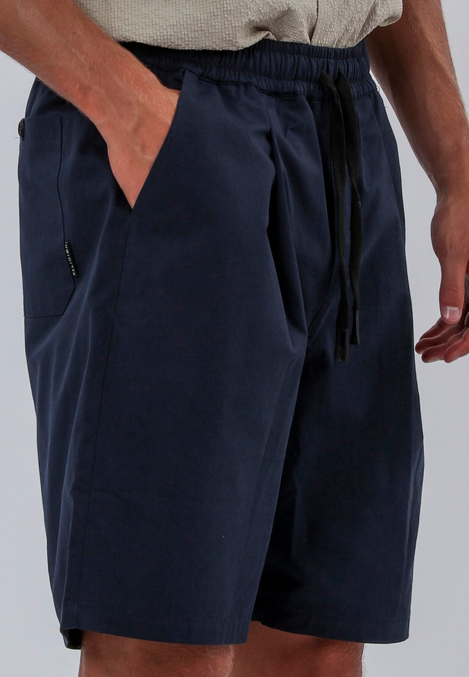 SAINT-TROPEZ PLEATED LINEN BLEND HOLIDAY SHORTS MIDNIGHT