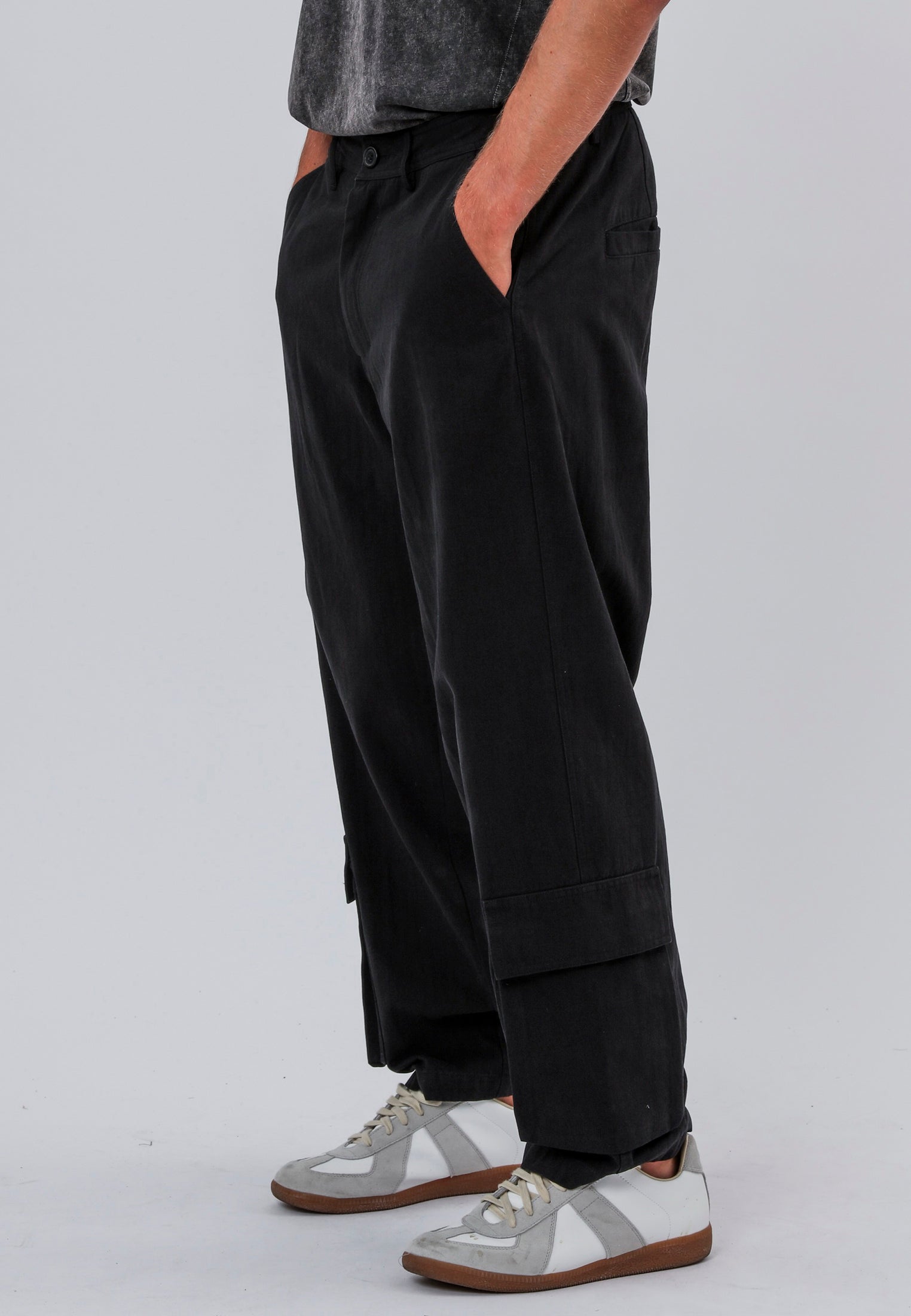 SAFARI CARGO TROUSERS BLACK