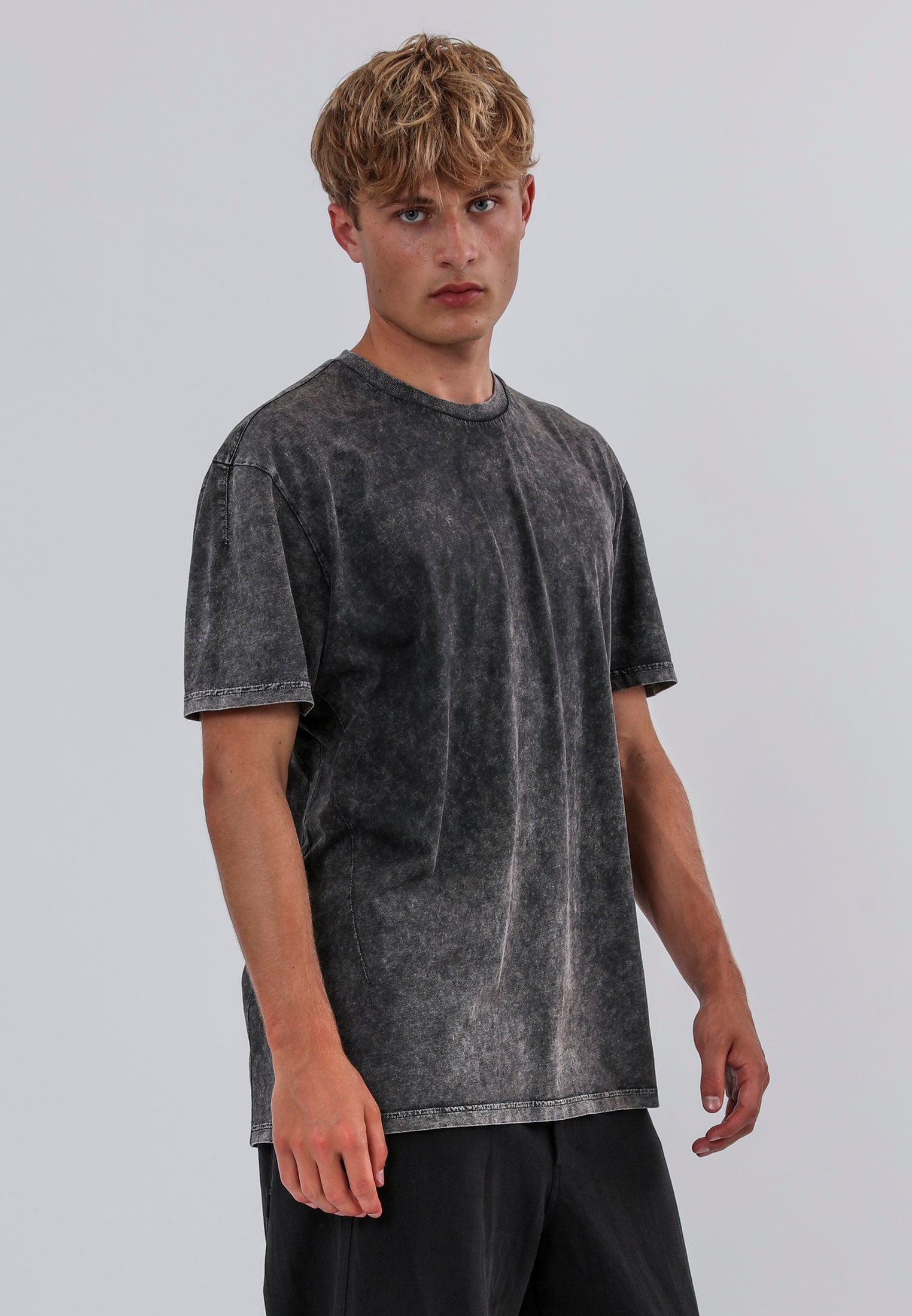 ACID INJECTED T-SHIRT WASHED CHARCOAL