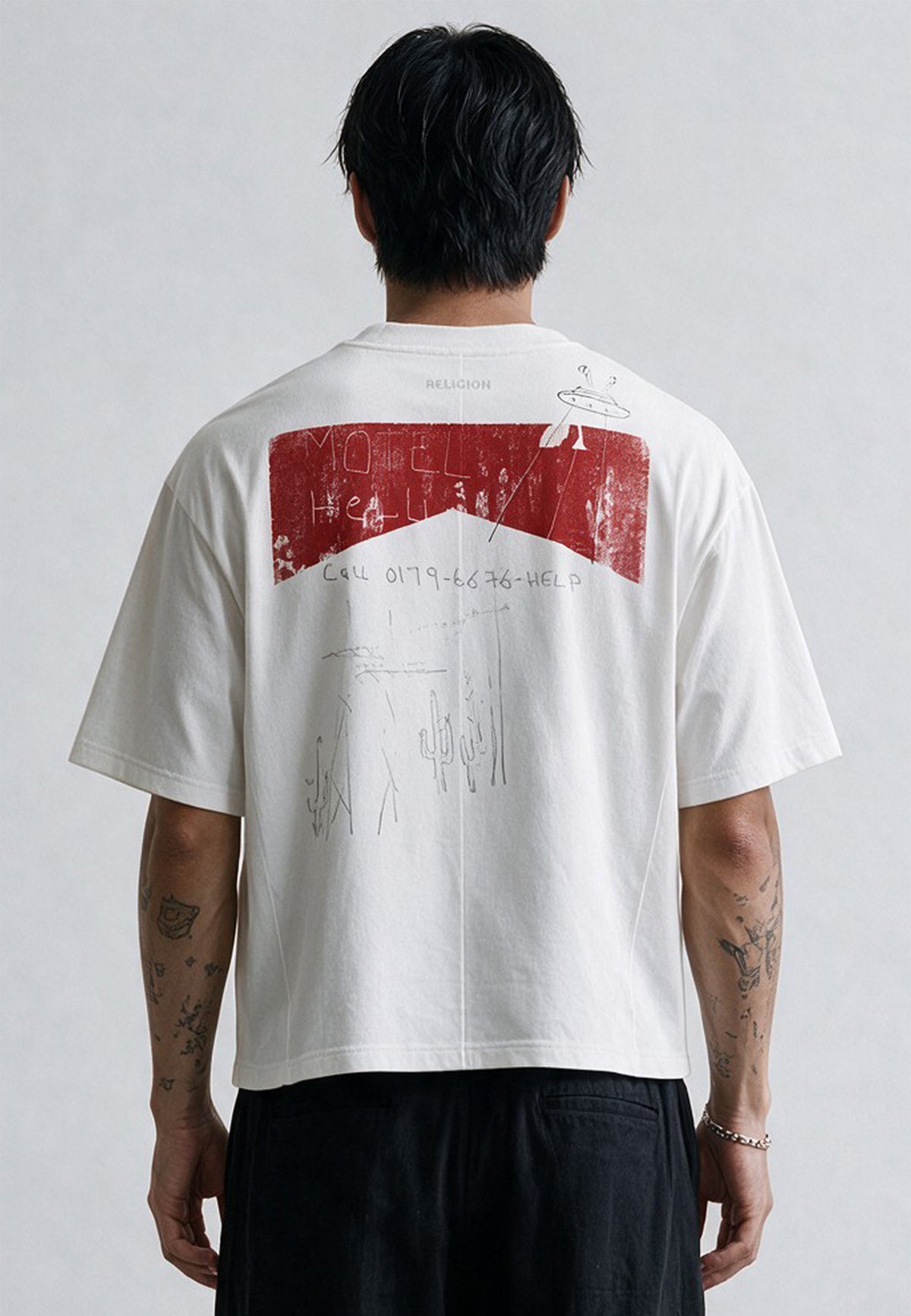RED TAB BOXY T-SHIRT WHITE