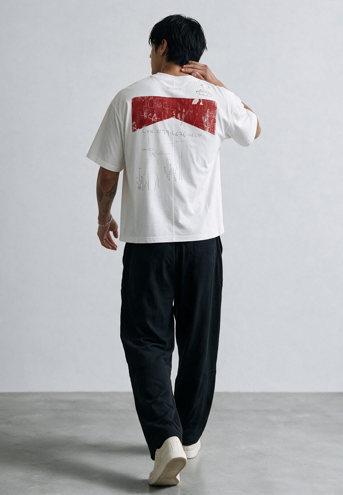RED TAB BOXY T-SHIRT WHITE