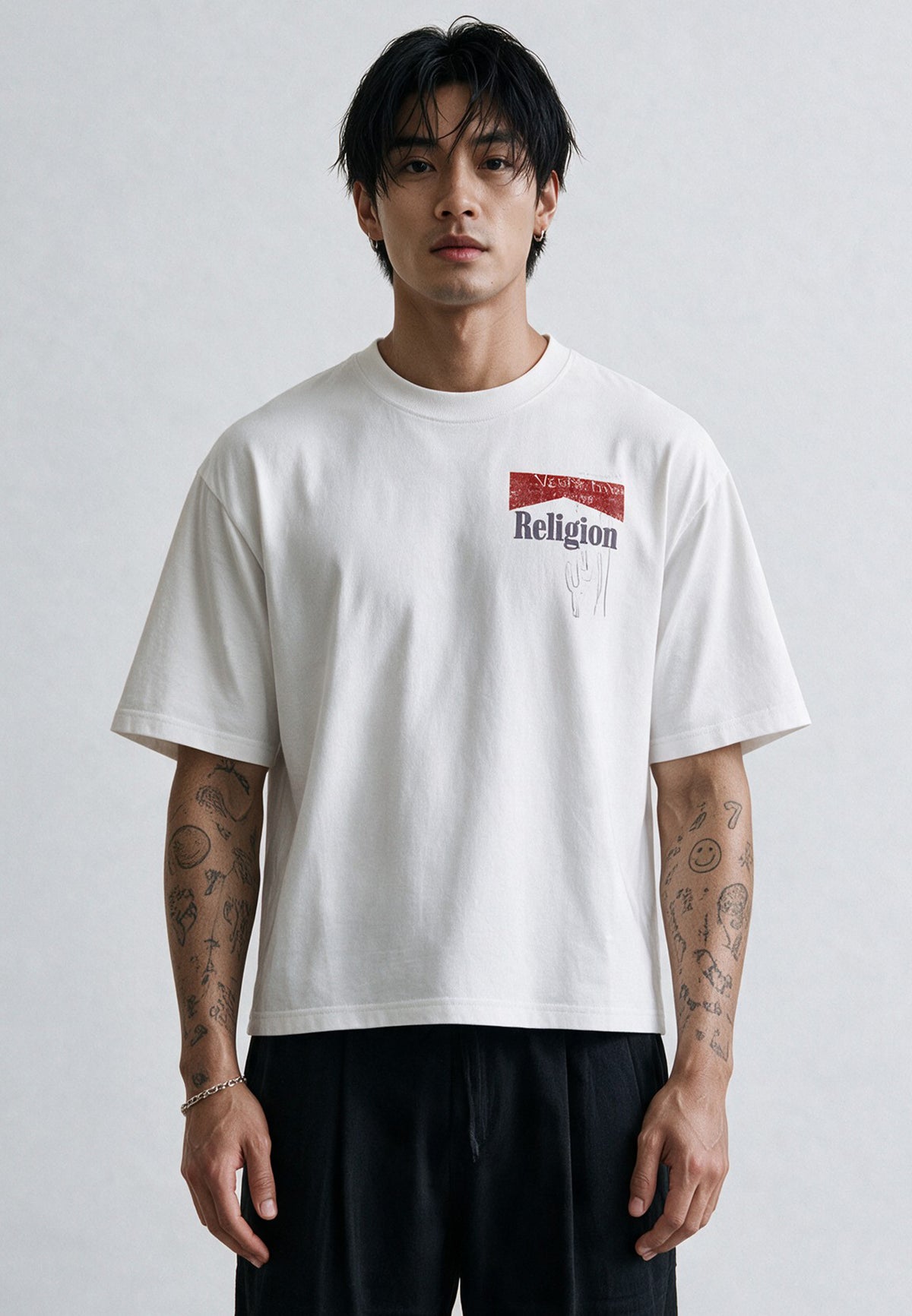 RED TAB BOXY T-SHIRT WHITE