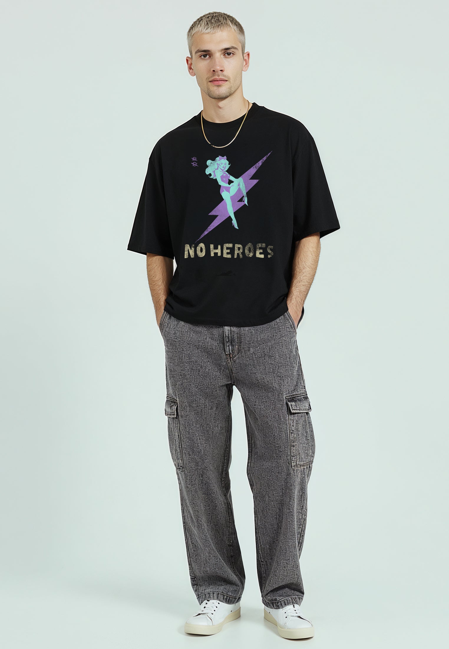 NO HEROES CROP T-SHIRT BLACK