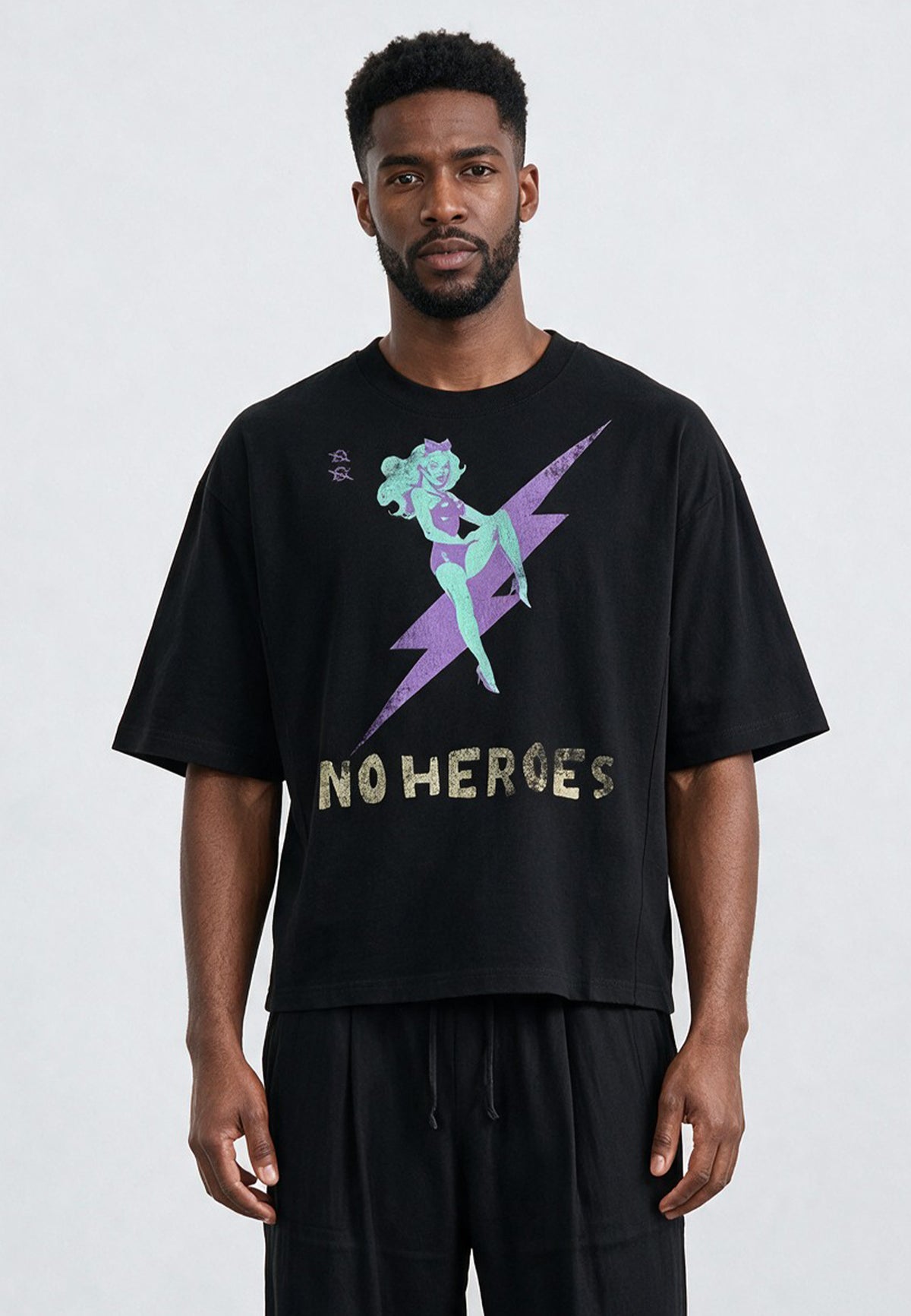 NO HEROES BOXY T-SHIRT BLACK
