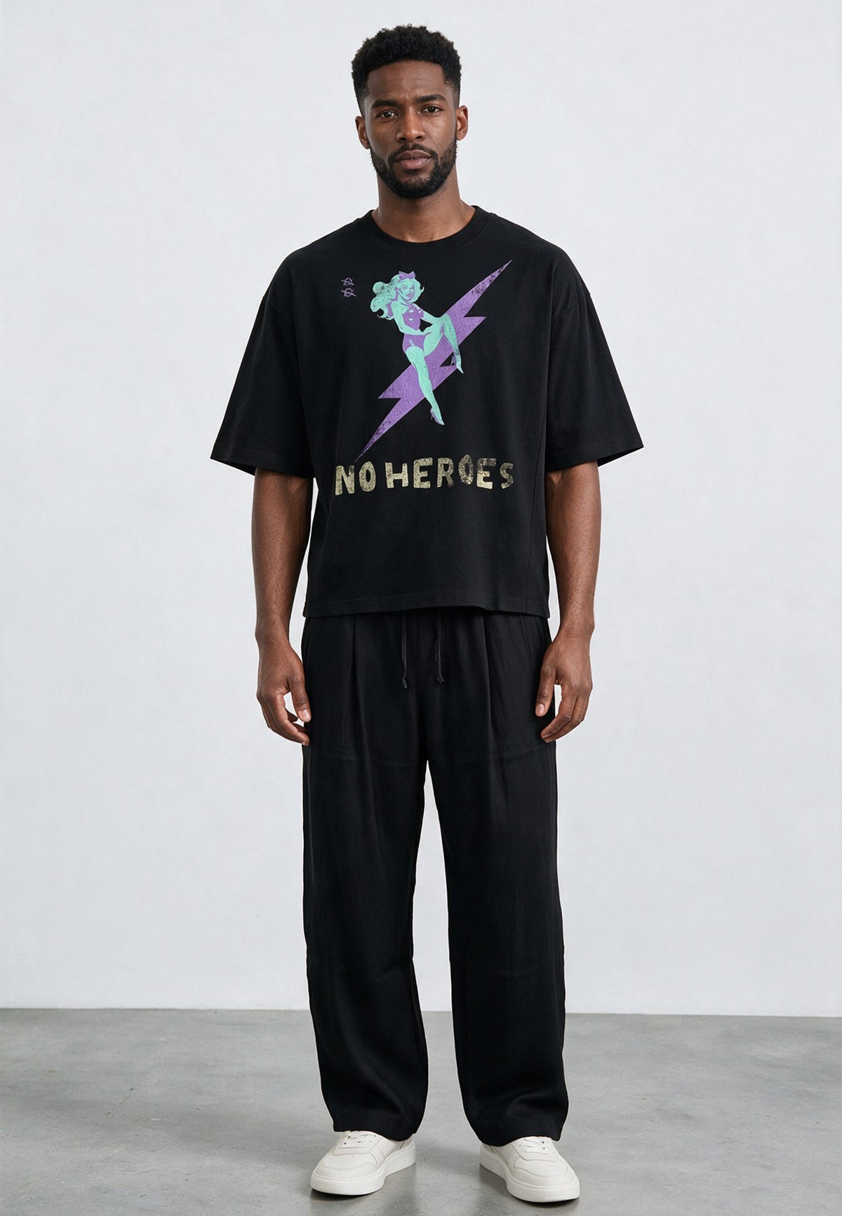 NO HEROES BOXY T-SHIRT BLACK