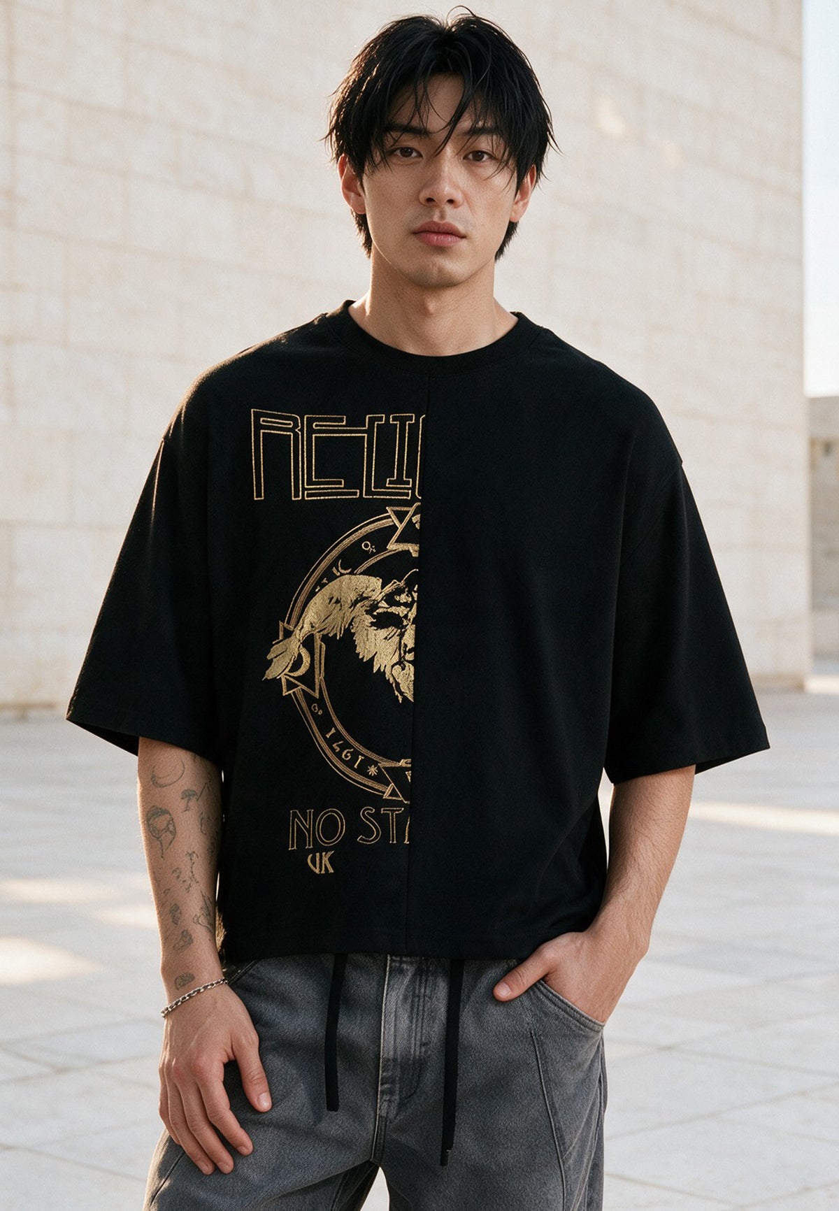 SPLIT STAIRCASE T-SHIRT BLACK
