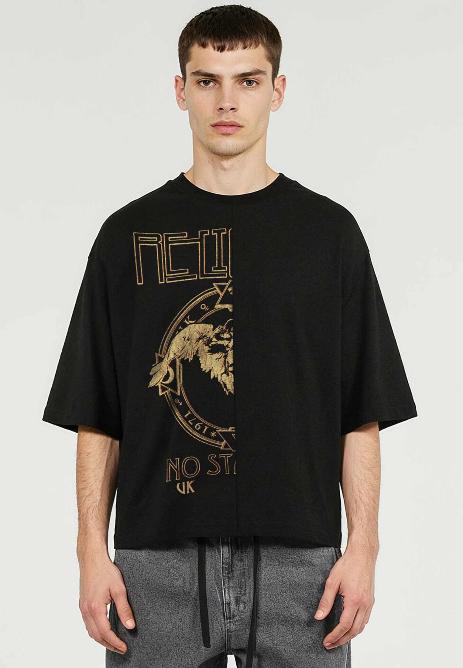 SPLIT STAIRCASE T-SHIRT BLACK