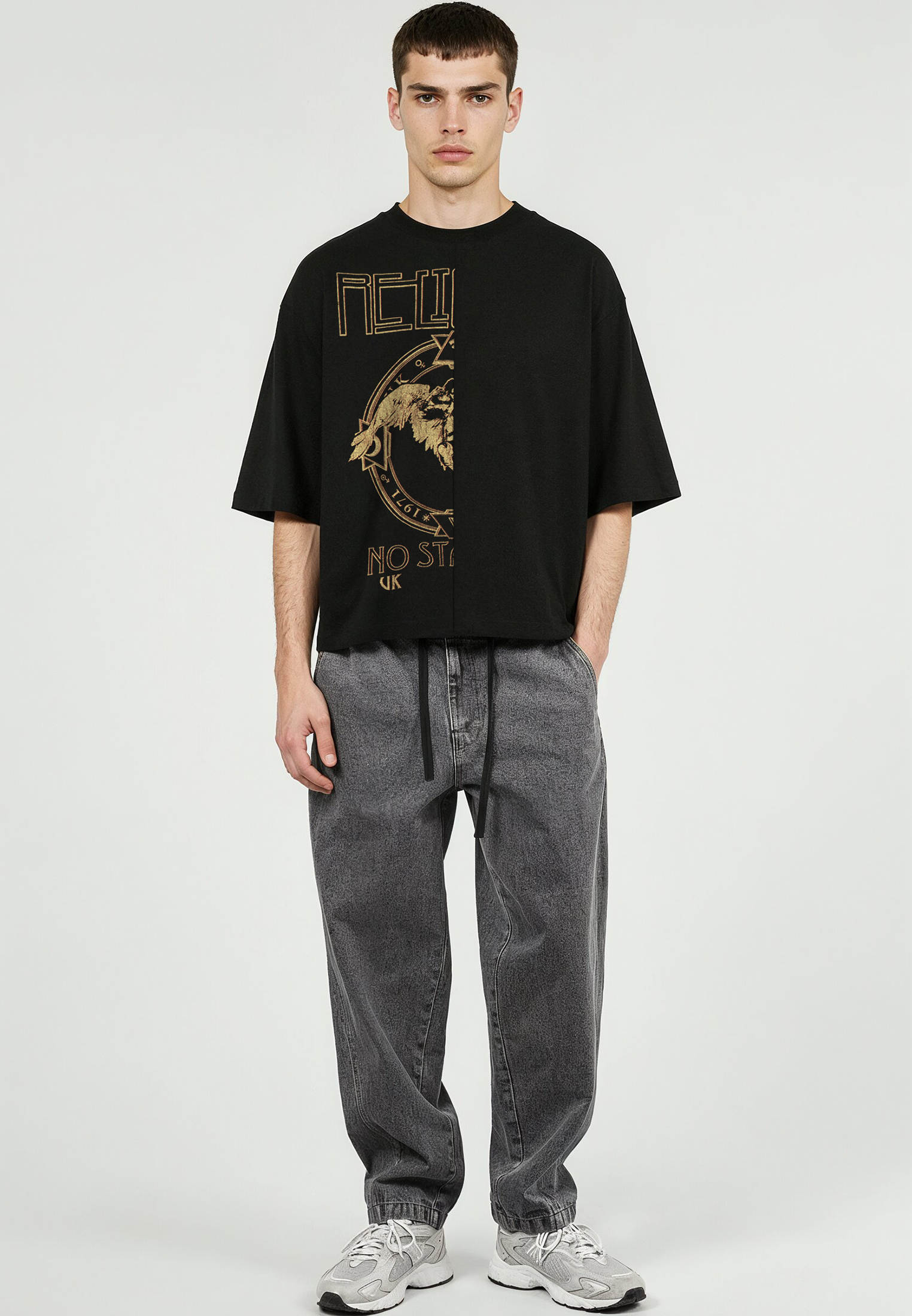 SPLIT STAIRCASE T-SHIRT BLACK