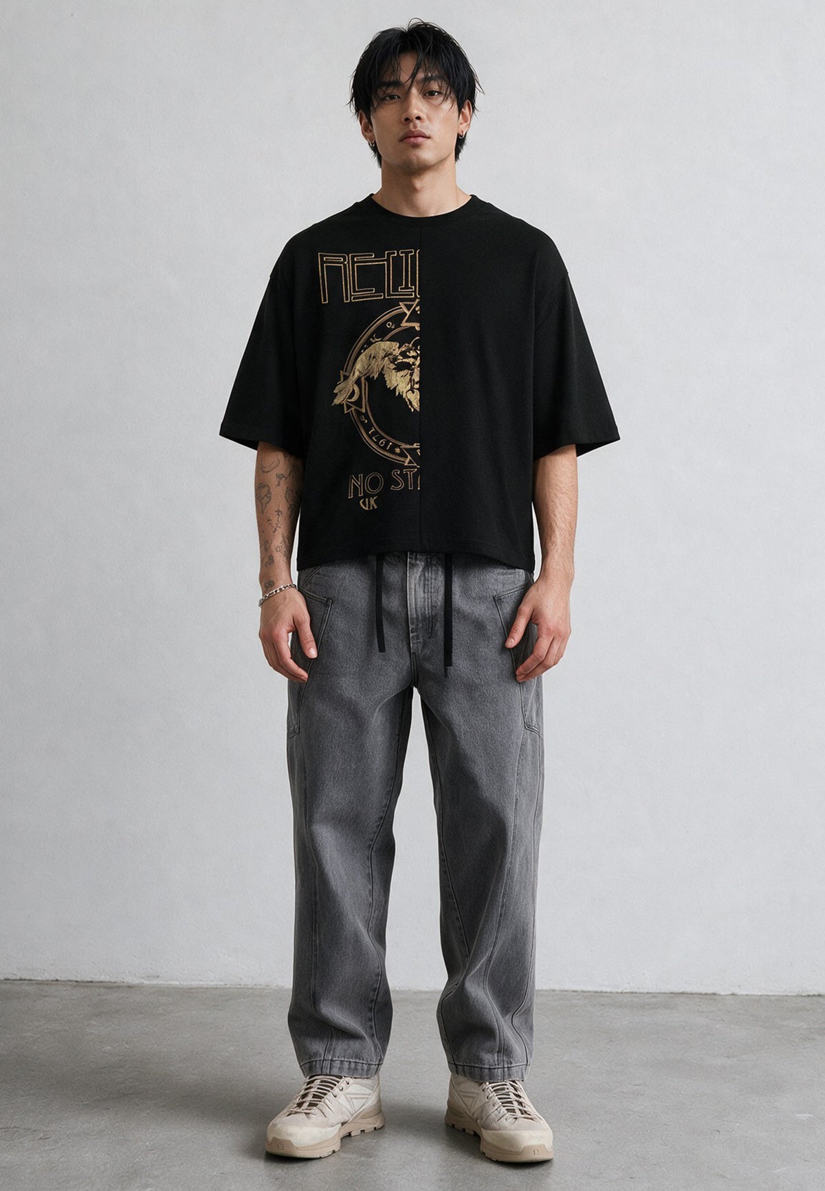 SPLIT STAIRCASE T-SHIRT BLACK