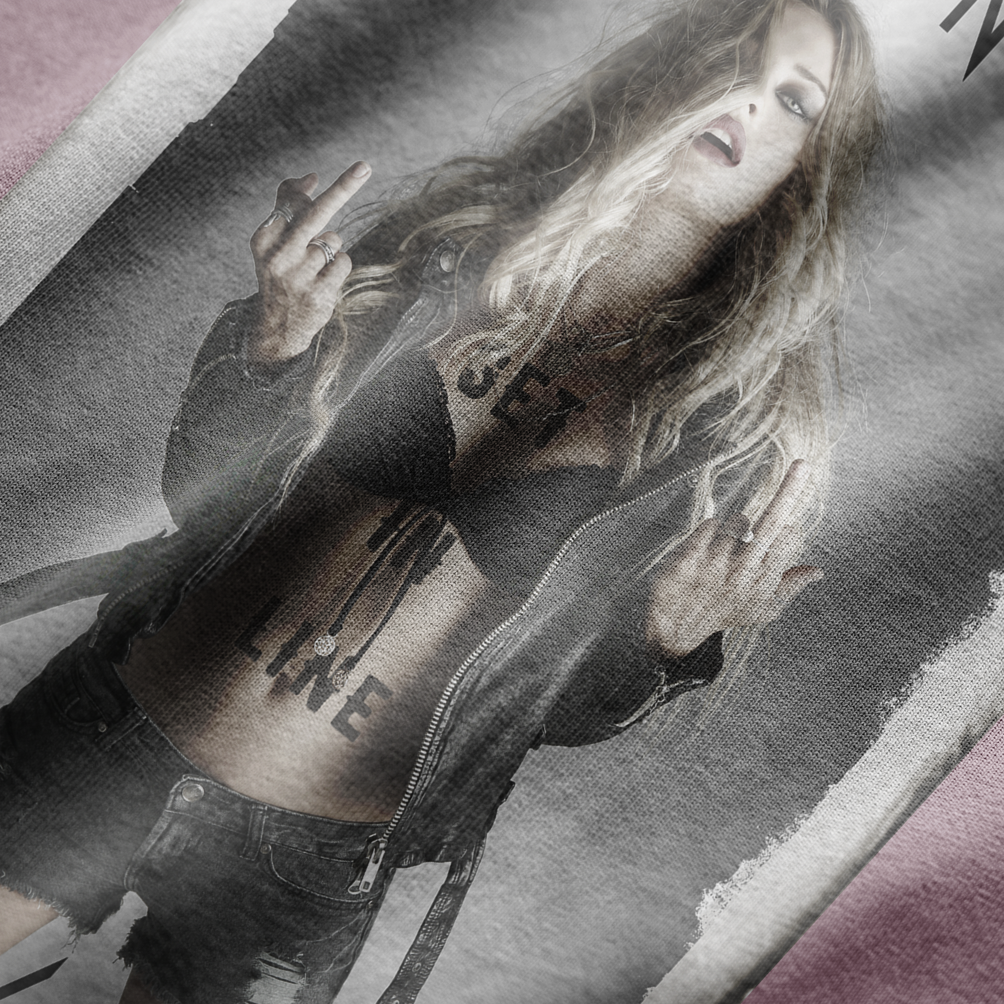 GET IN LINE CURVE HEM T-SHIRT PALE PINK