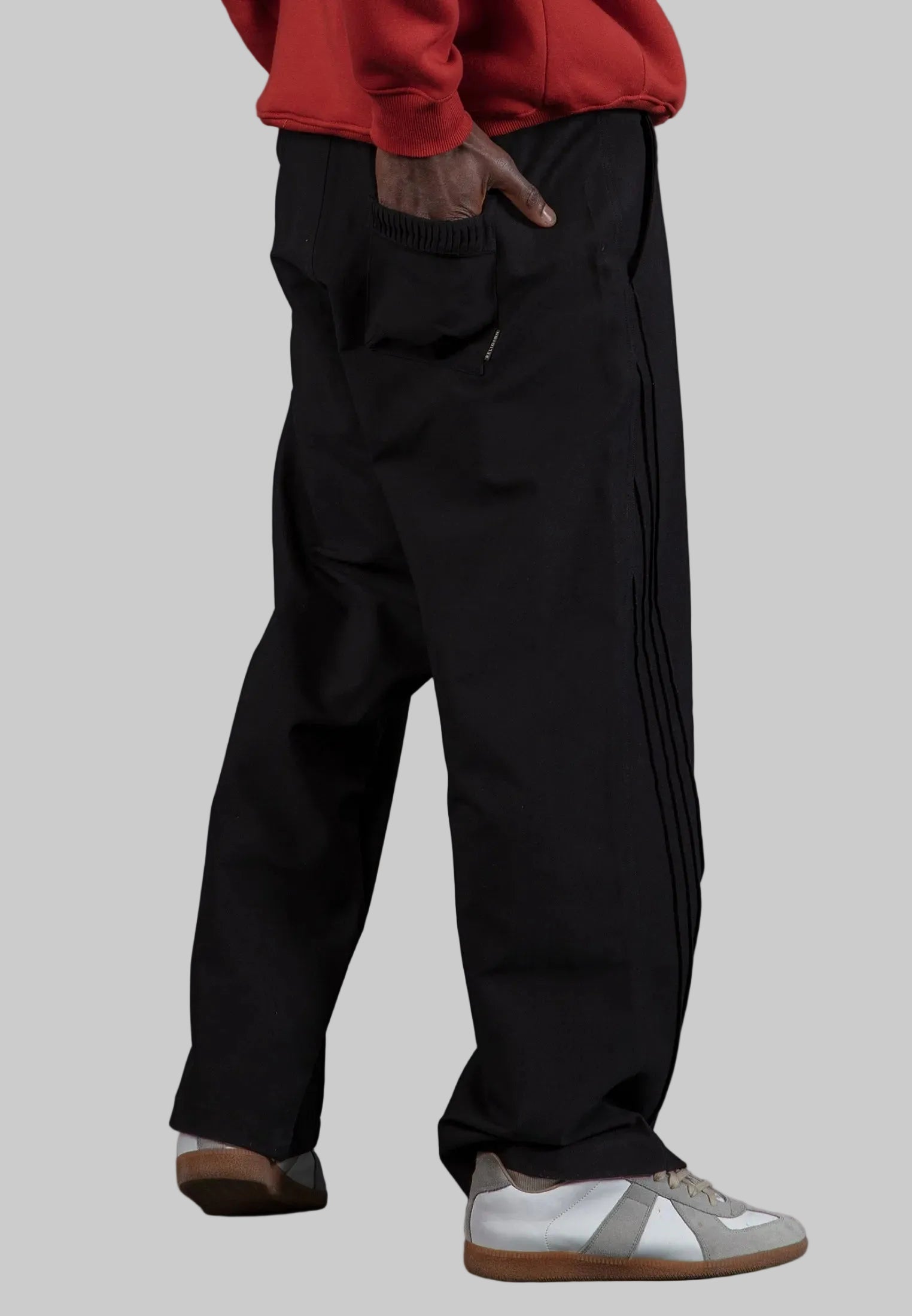 RELAXED THREAD PANTS BLACK
