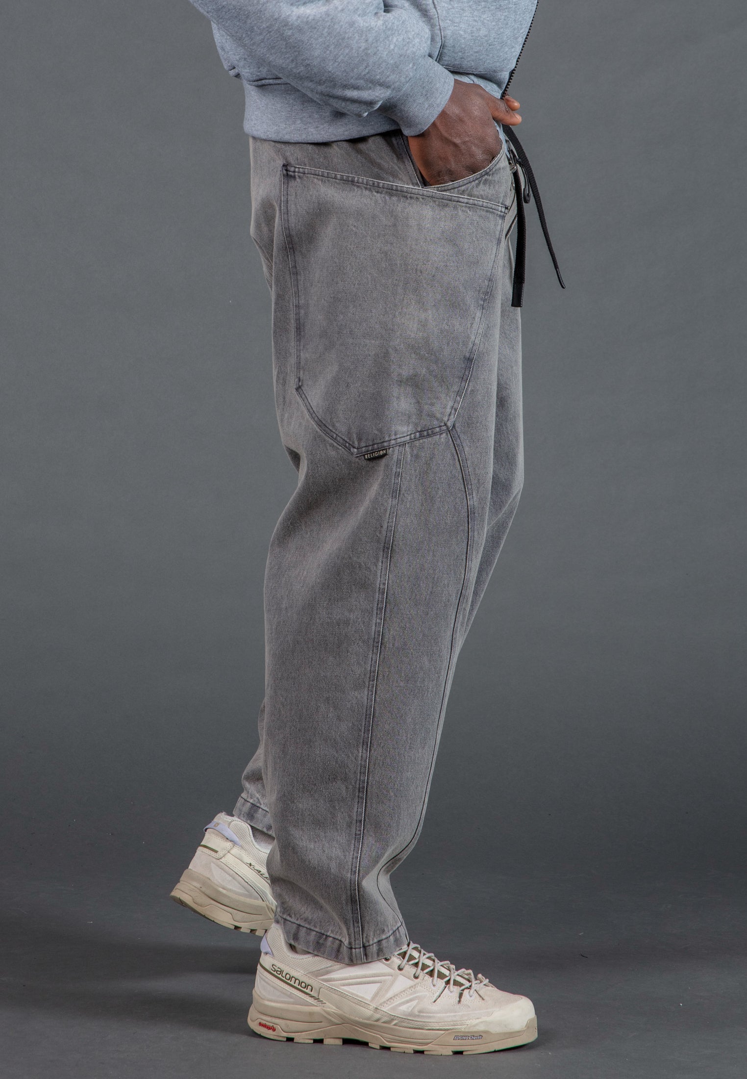 INTENSE JEAN WASHED CHARCOAL