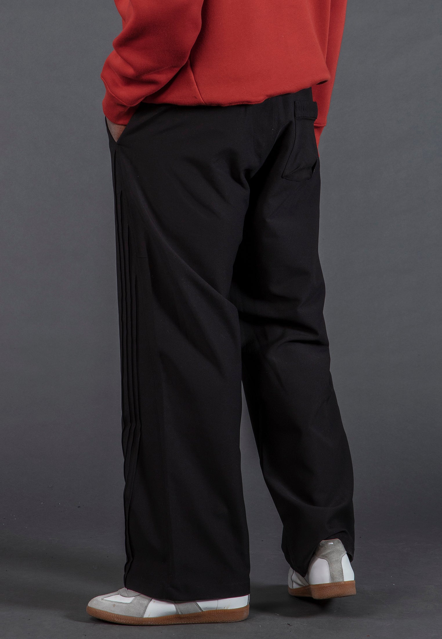RELAXED THREAD PANTS BLACK