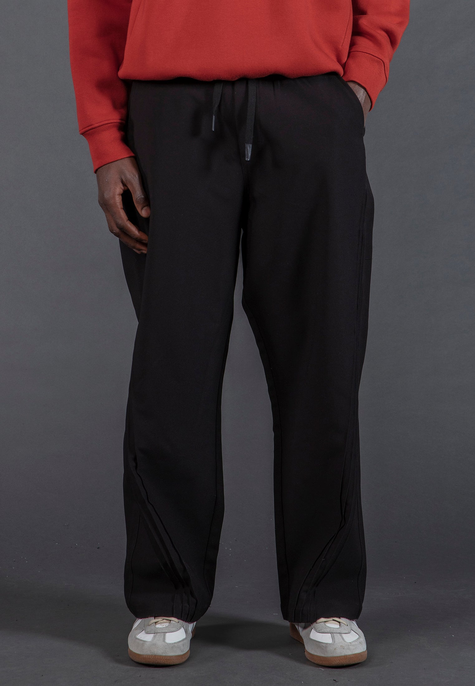 RELAXED THREAD PANTS BLACK