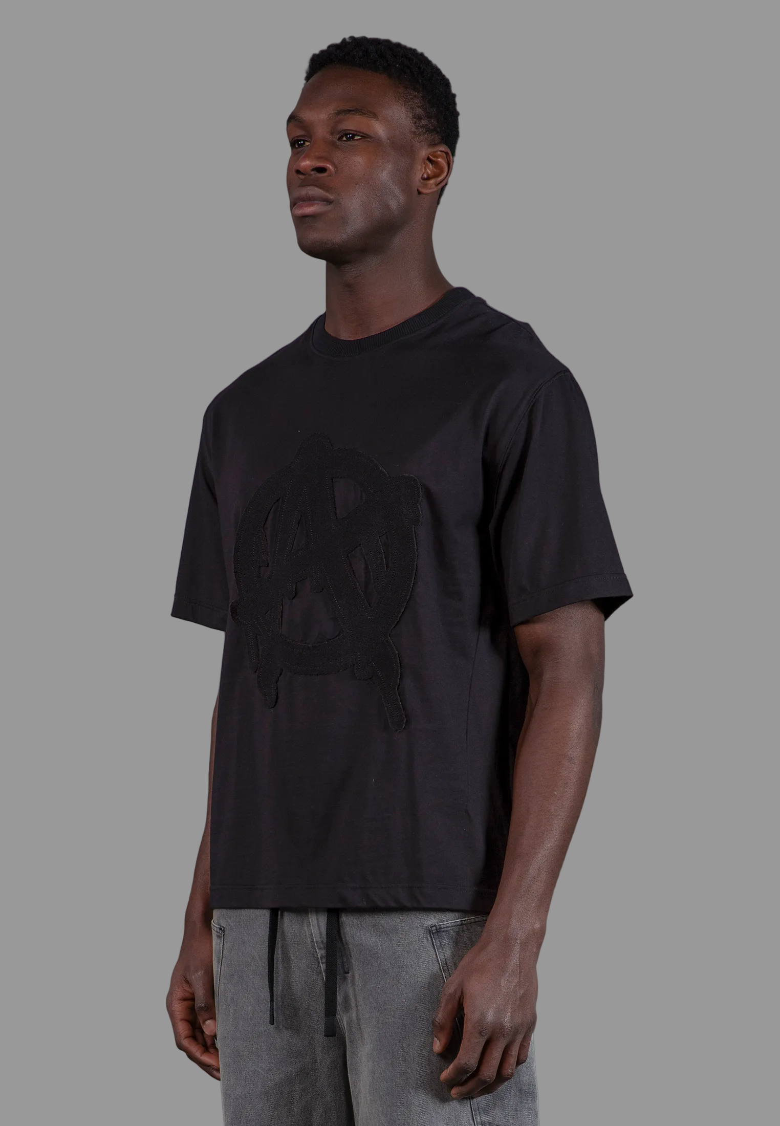 ANARCHY APPLIQUE T-SHIRT BLACK