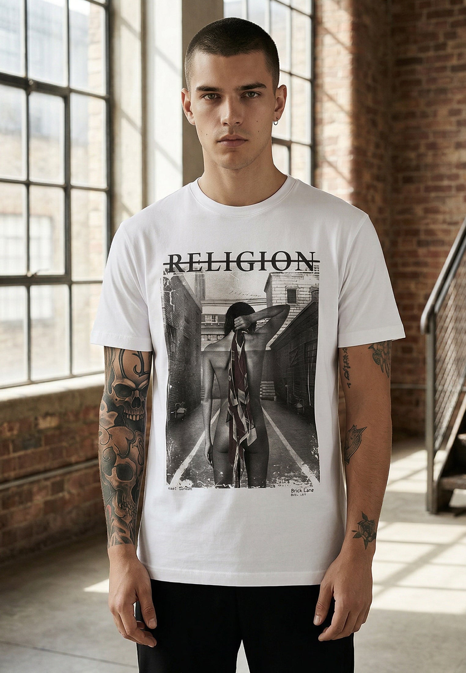 トップス Religion border long tee patch archive RELIGION Alleyway White Graphic T-Shirt
