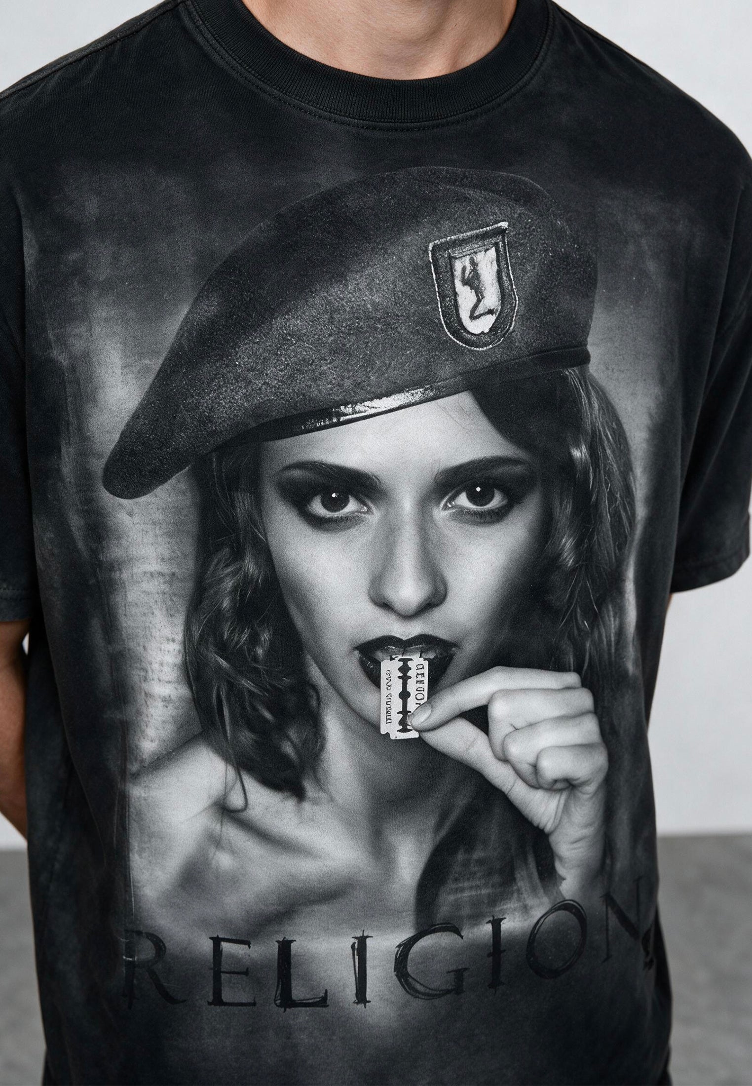RAZOR BLADE T-SHIRT WASHED BLACK