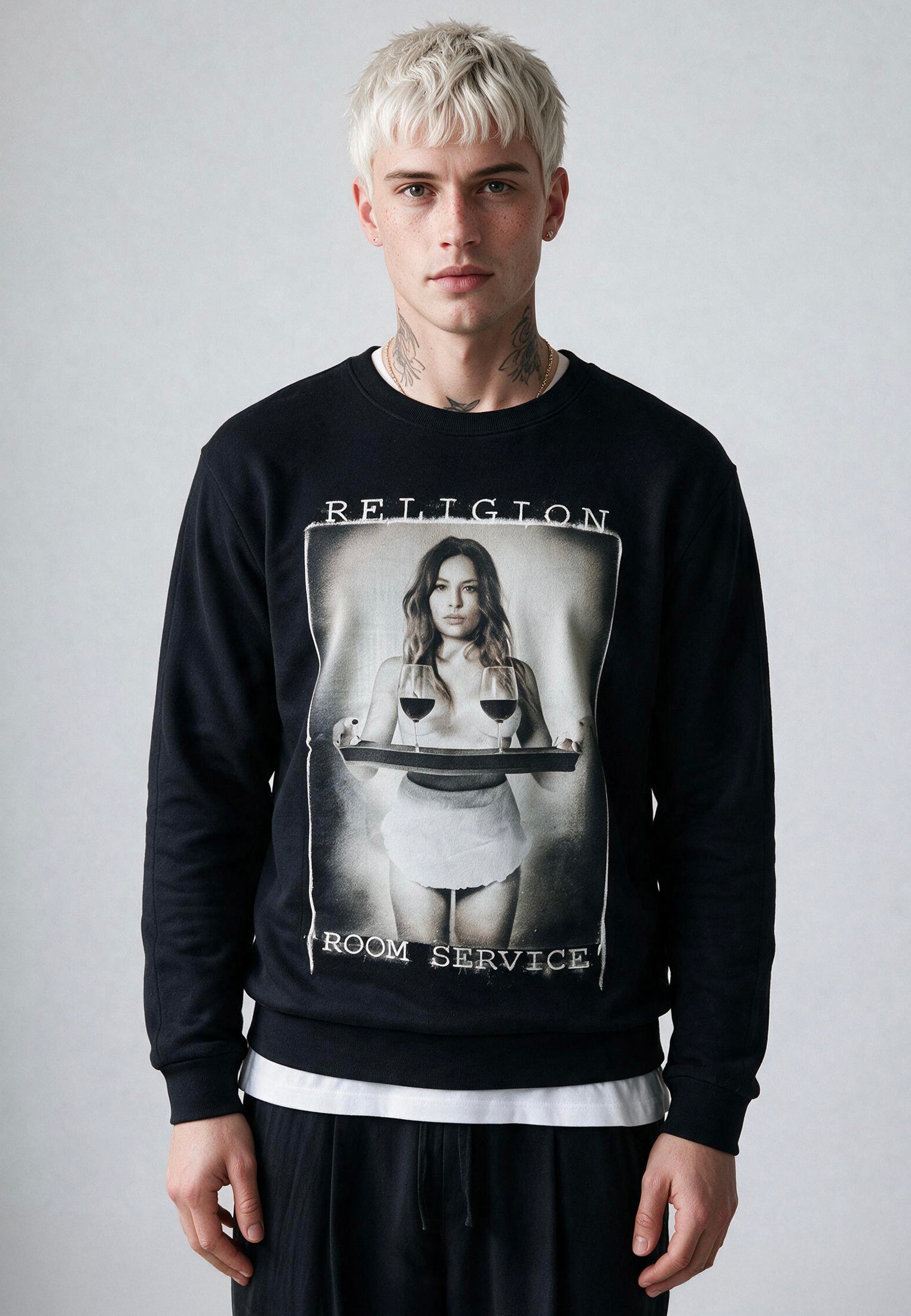 ROOM SERVICE SWEAT BLACK