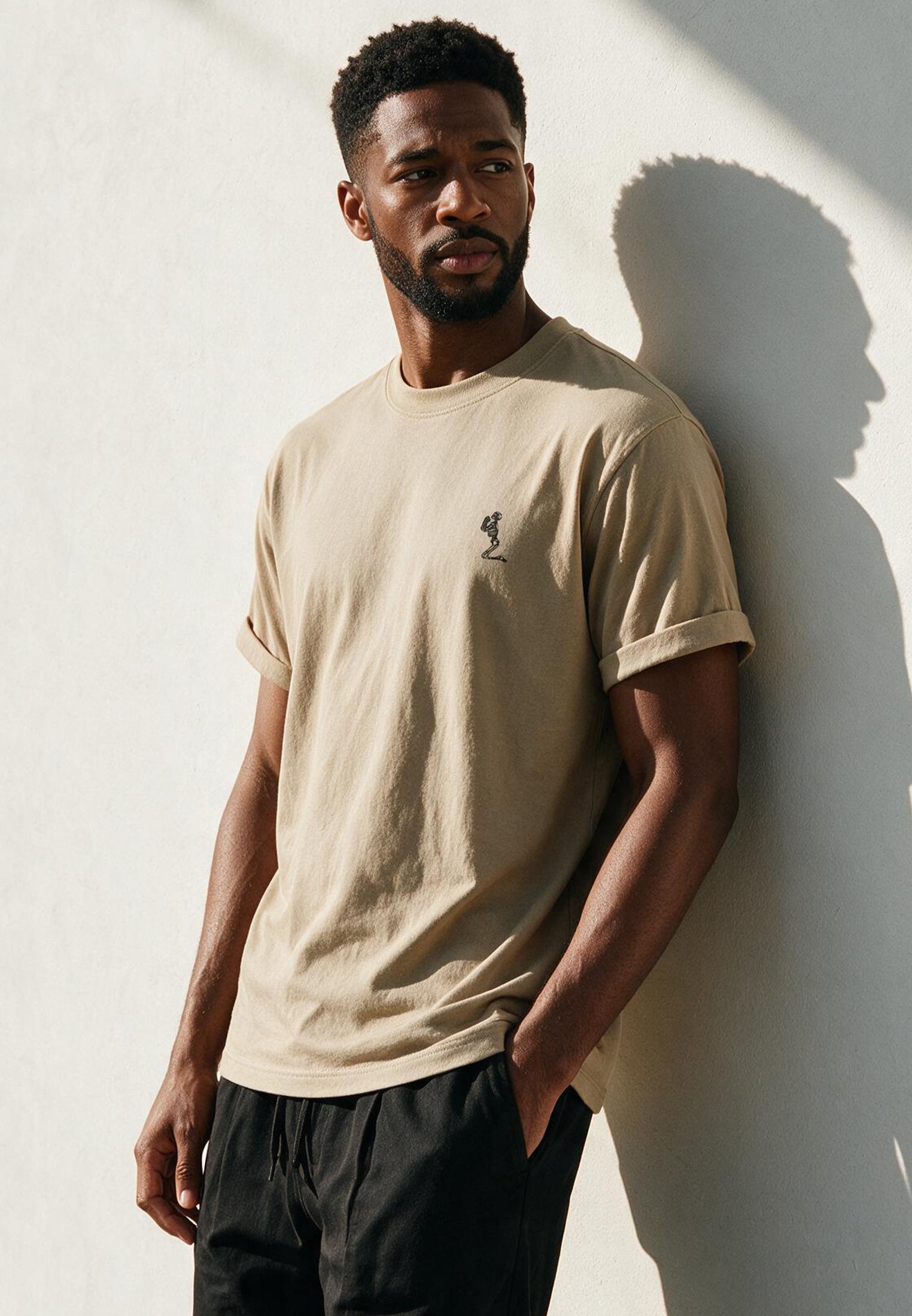 ESSENTIAL ROLLED CUFF T-SHIRT FAWN