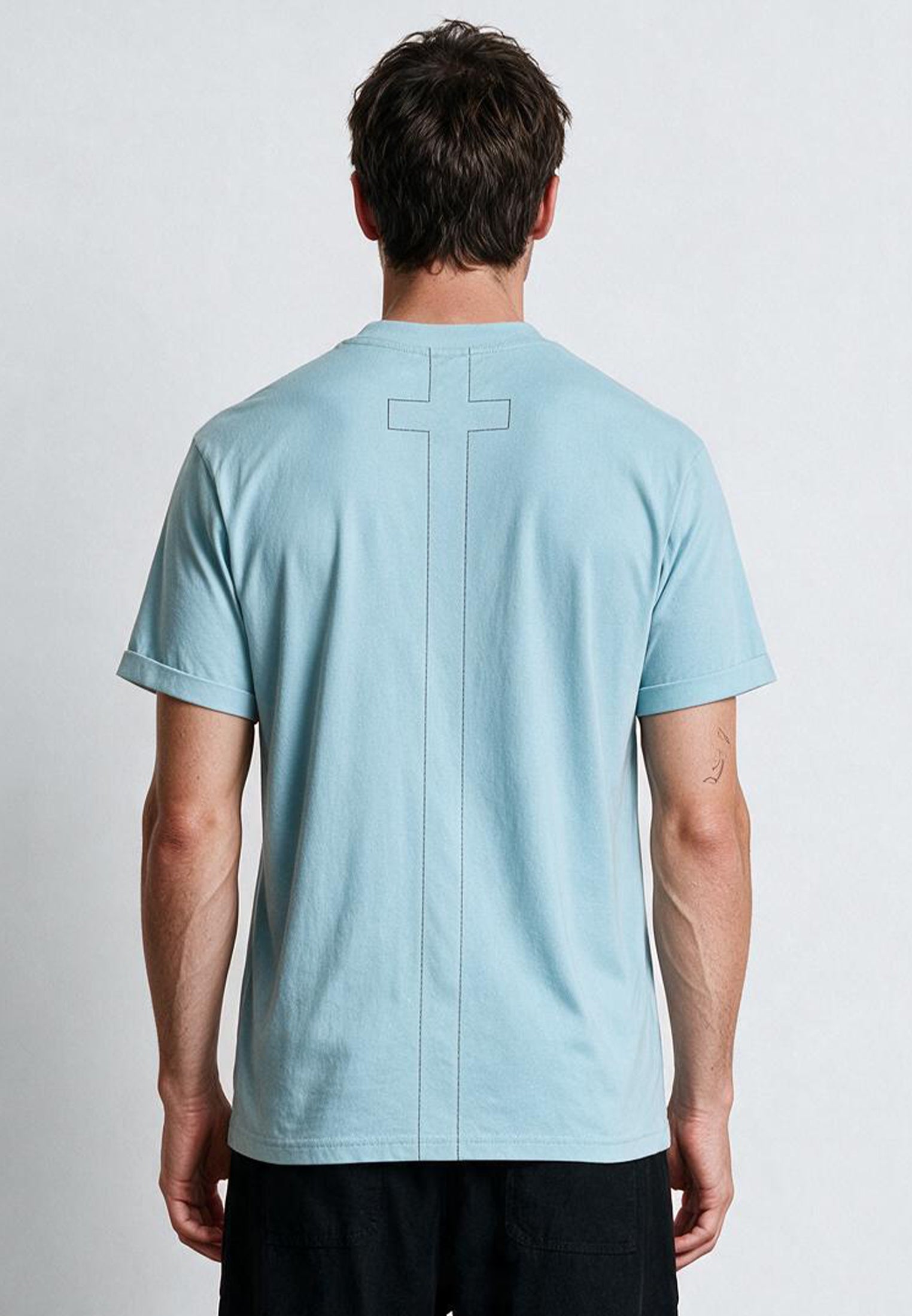 ESSENTIAL ROLLED CUFF T-SHIRT PALE BLUE