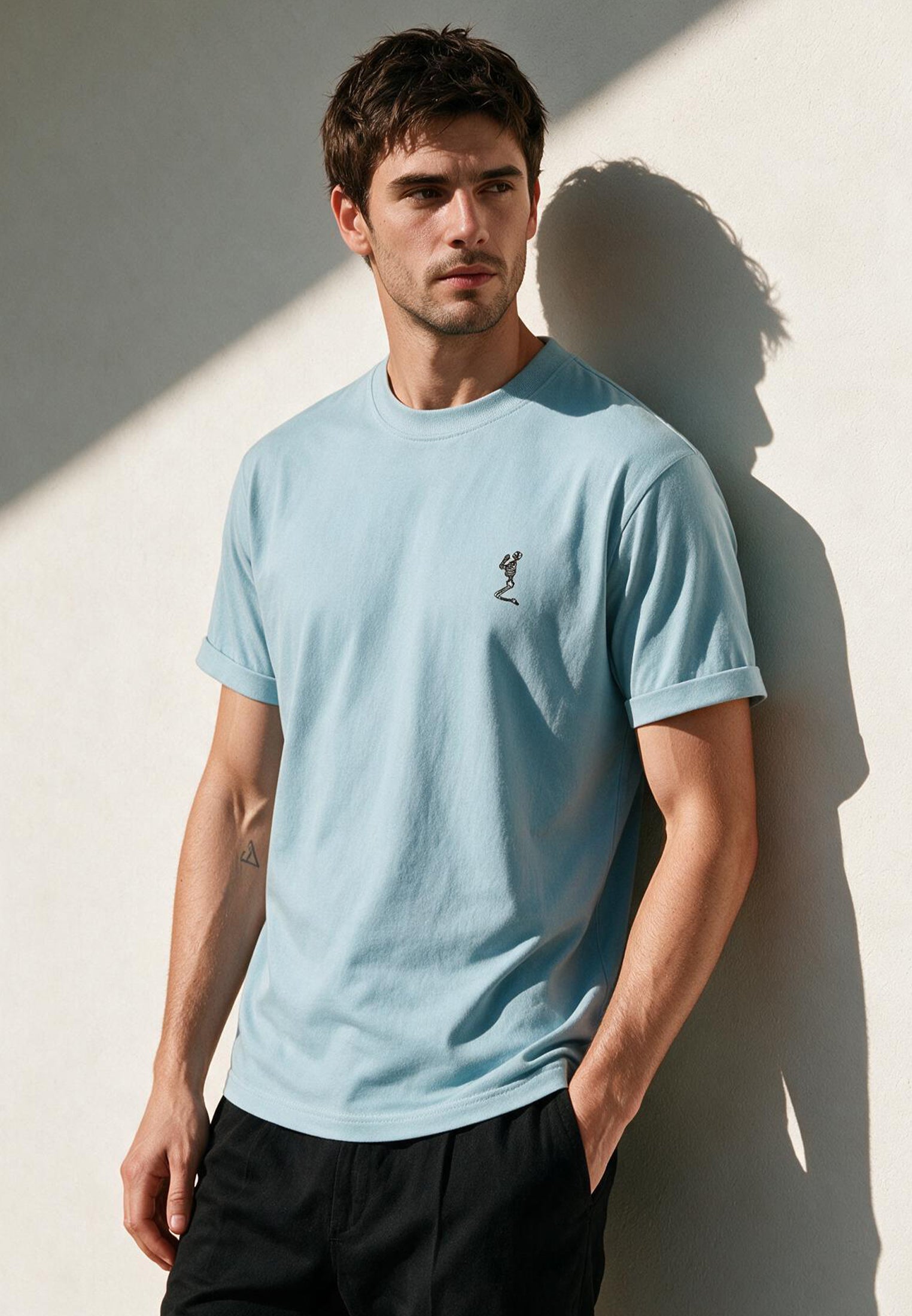 ESSENTIAL ROLLED CUFF T-SHIRT PALE BLUE
