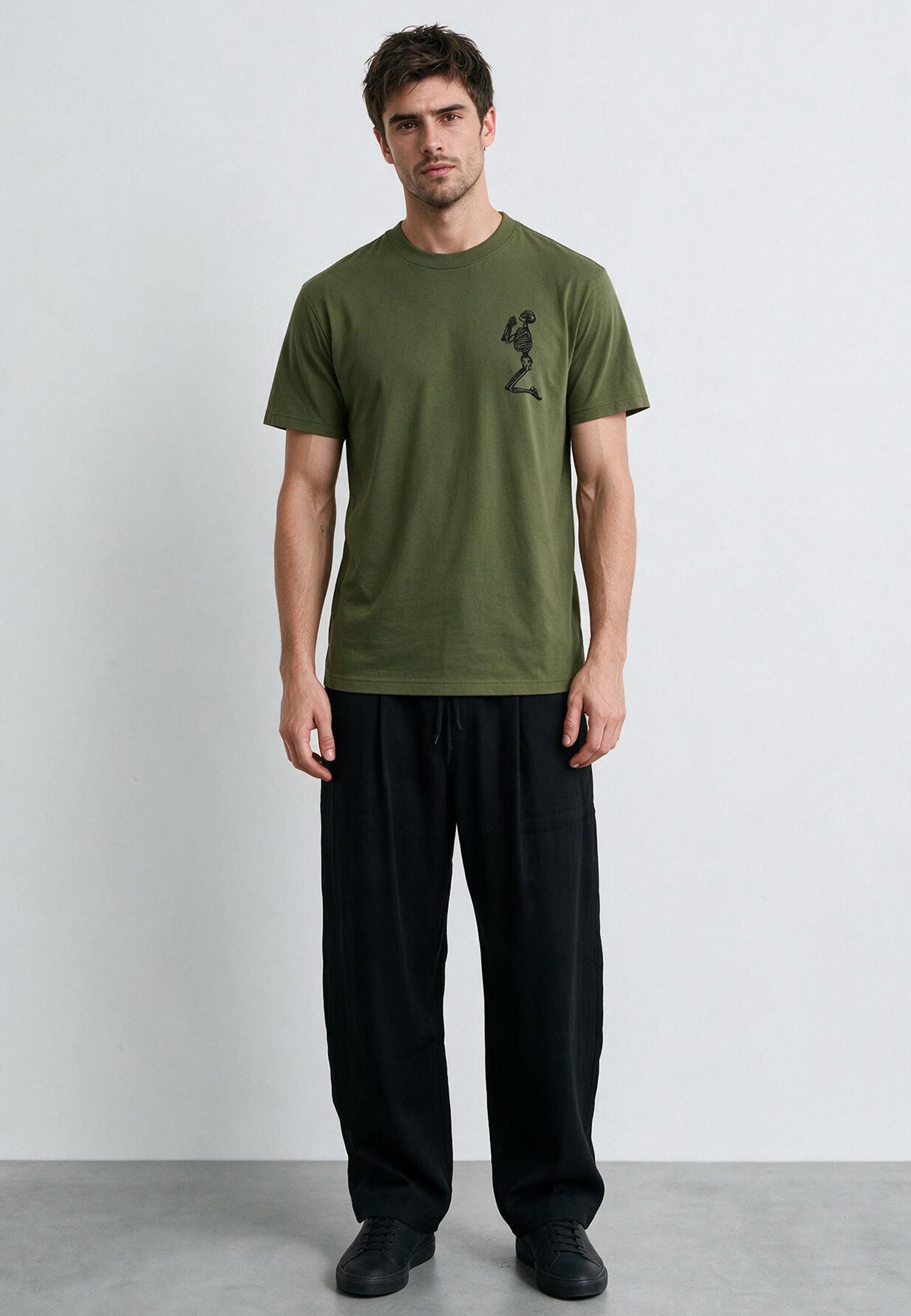 ESSENTIAL BIG SKELETON ARMY GREEN T-SHIRT