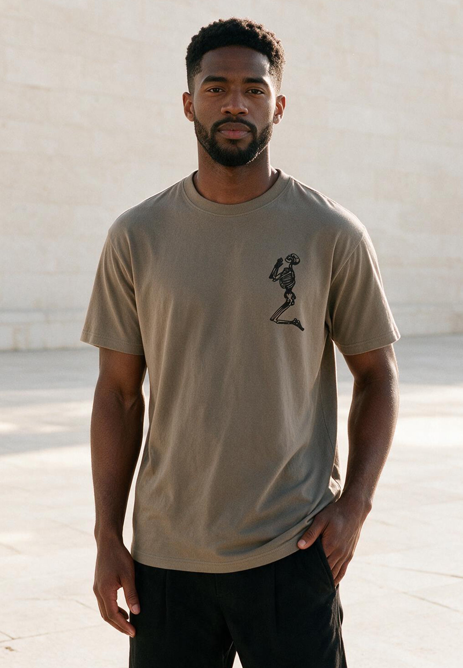 ESSENTIAL BIG SKELETON DESERT TAUPE T-SHIRT
