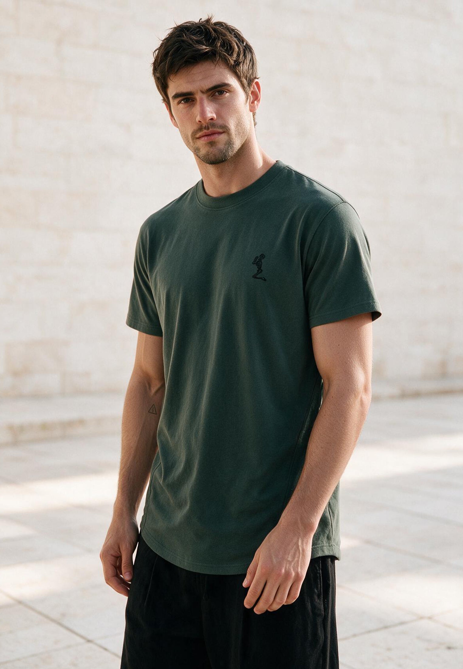 ESSENTIAL SWAG CURVED HEM COAL T-SHIRT