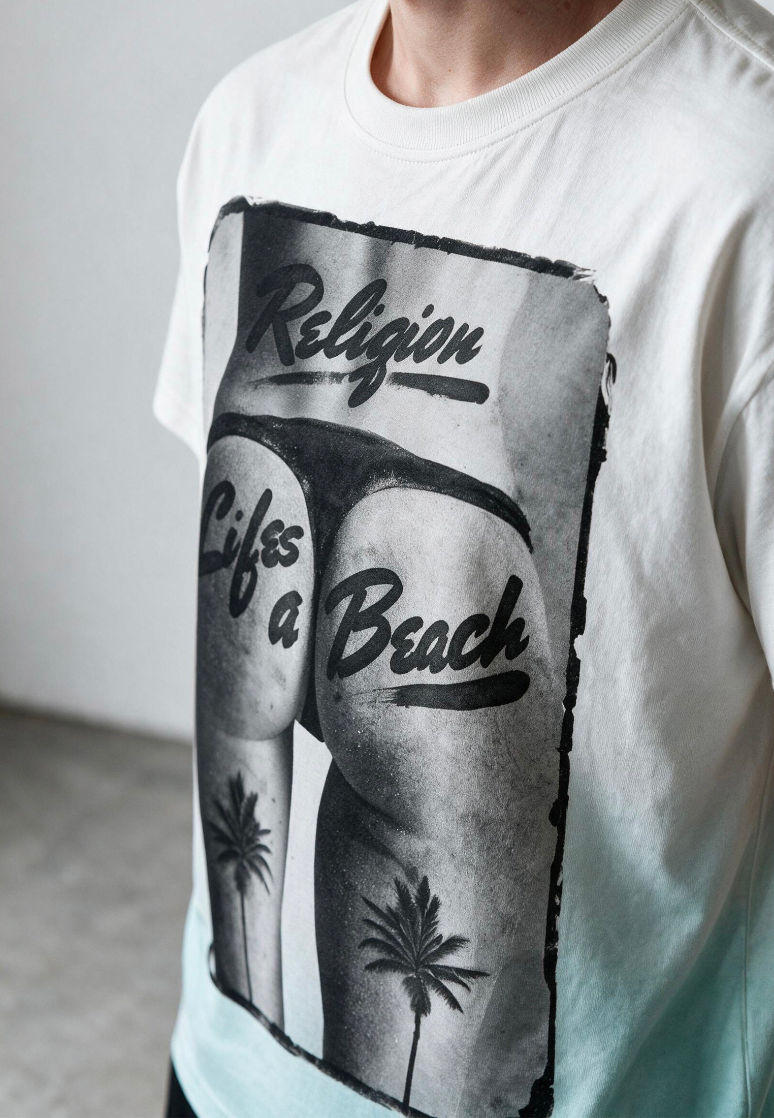 LIFES A BEACH WHITE & PALE BLUE T-SHIRT