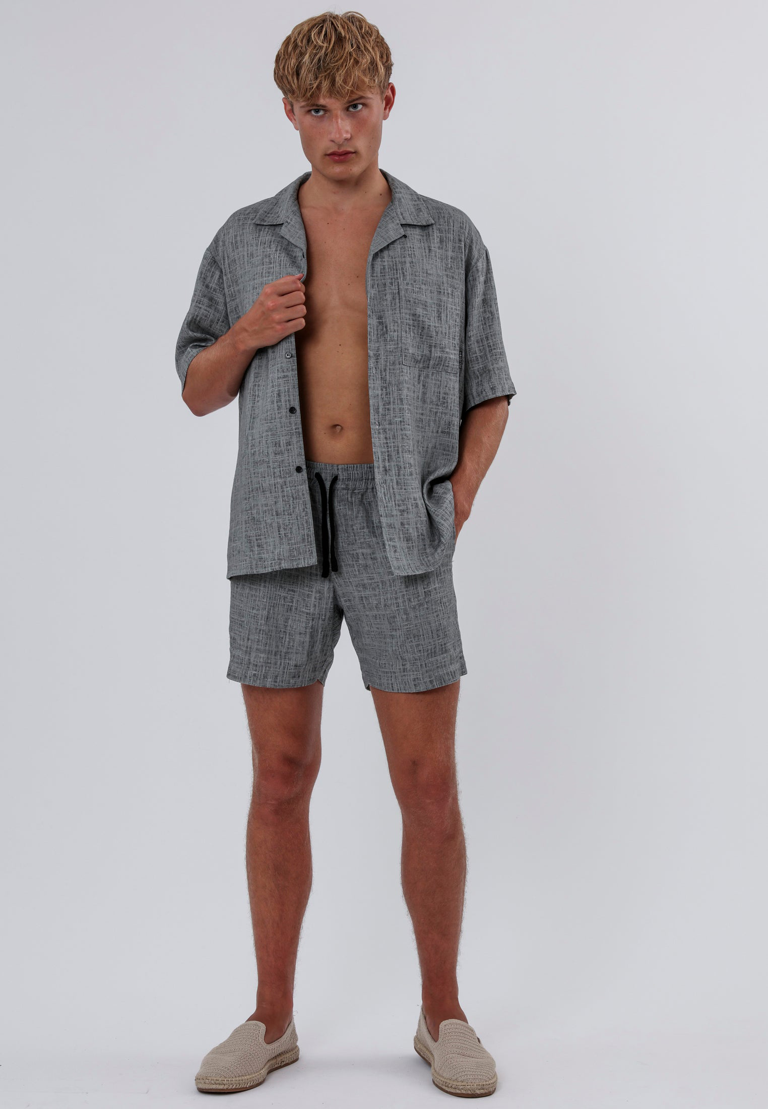 SMOKE SHORTS DARK GREY