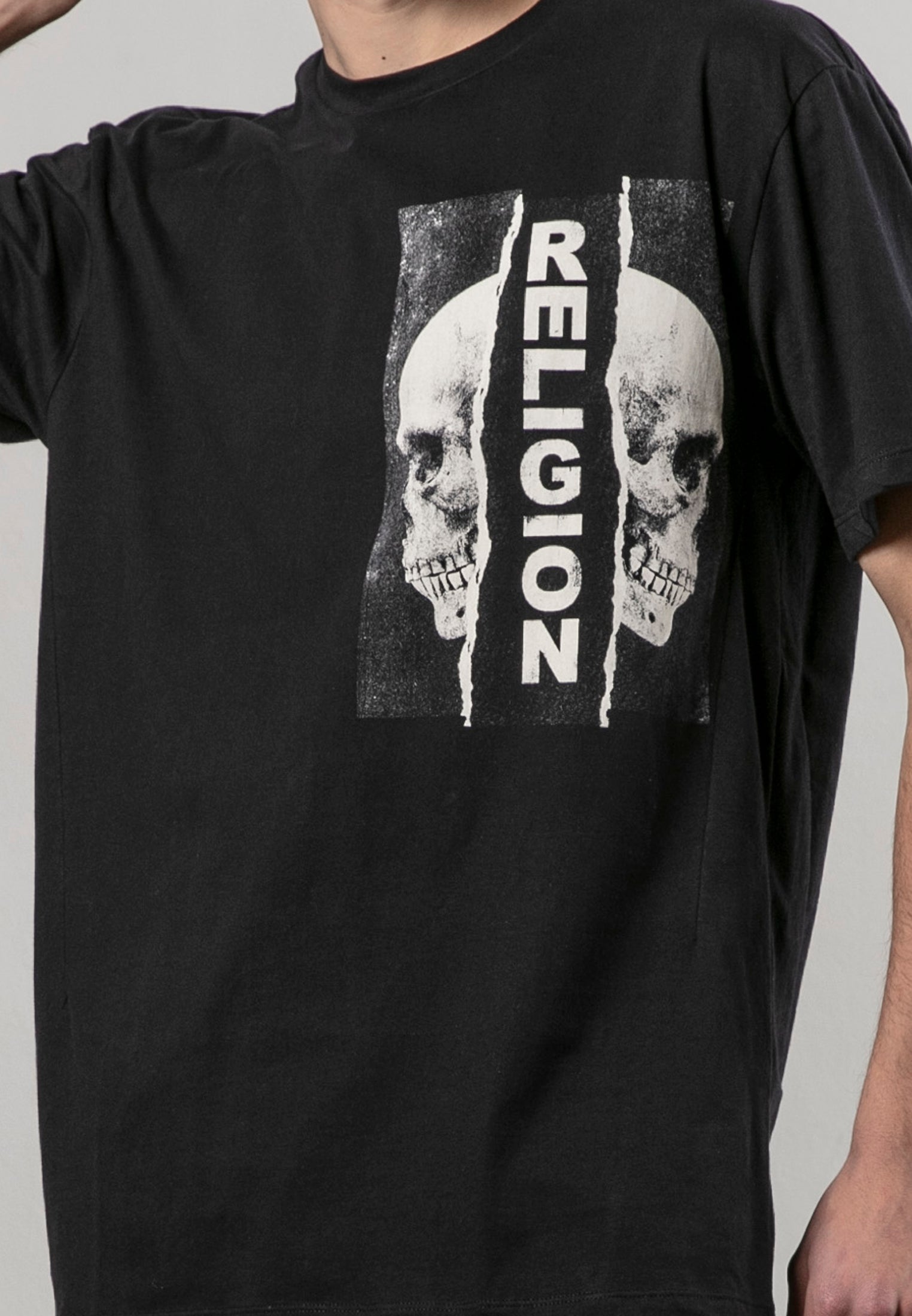 RIPPED T-SHIRT BLACK