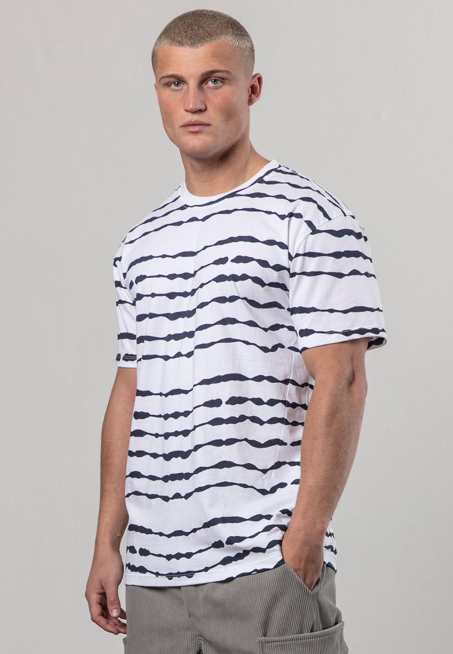 STRIPES T-SHIRT WHITE & NAVY