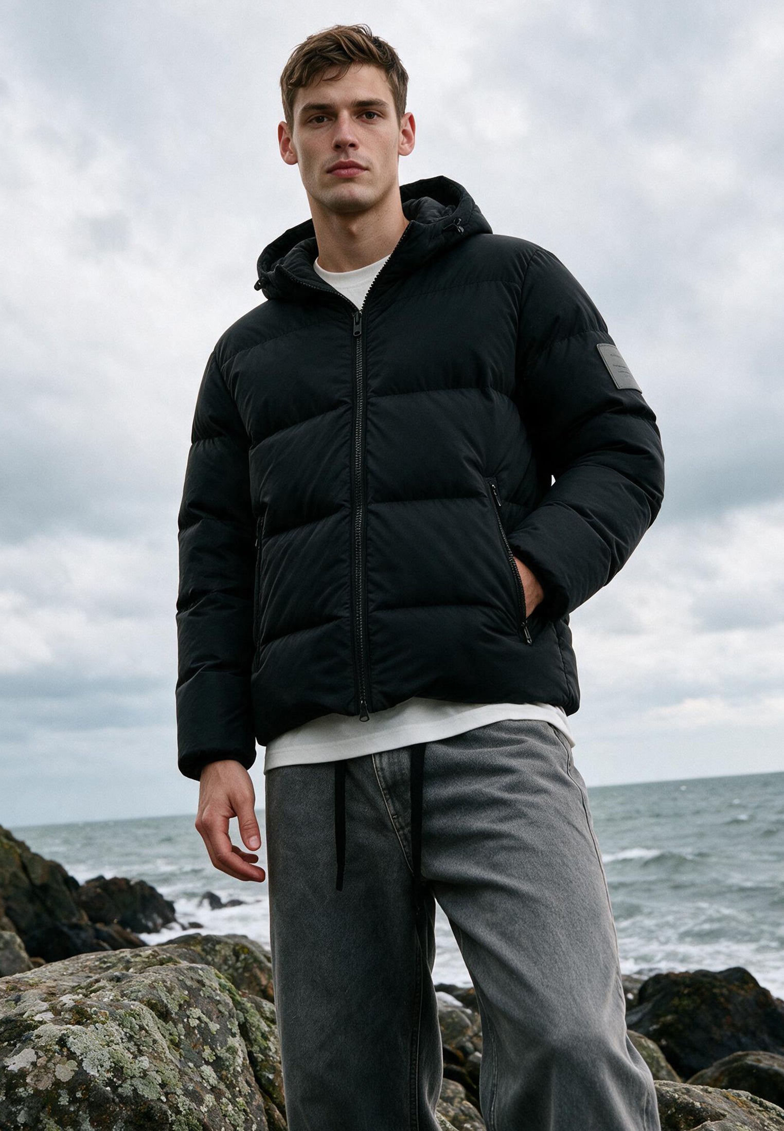 PERFORMANCE PUFFER JACKET WASHED BLACK