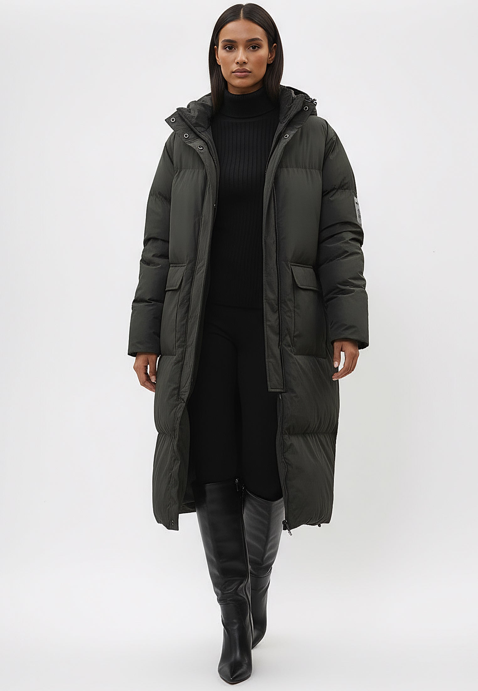 BLACK VOYAGER PUFFER PARKA