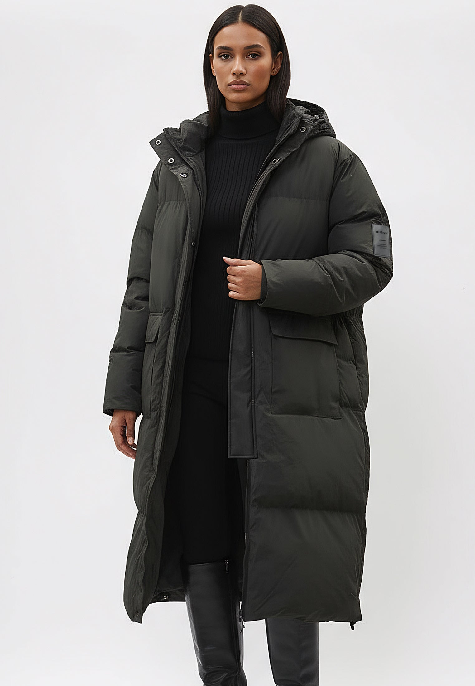 BLACK VOYAGER PUFFER PARKA