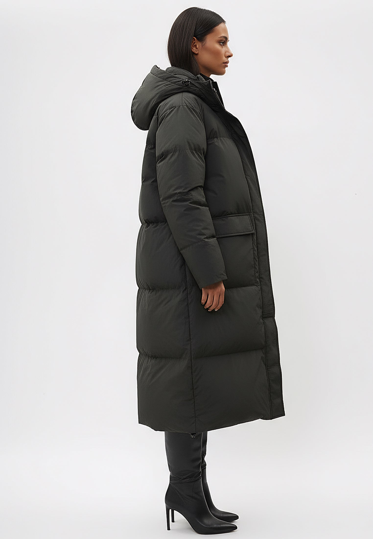 BLACK VOYAGER PUFFER PARKA
