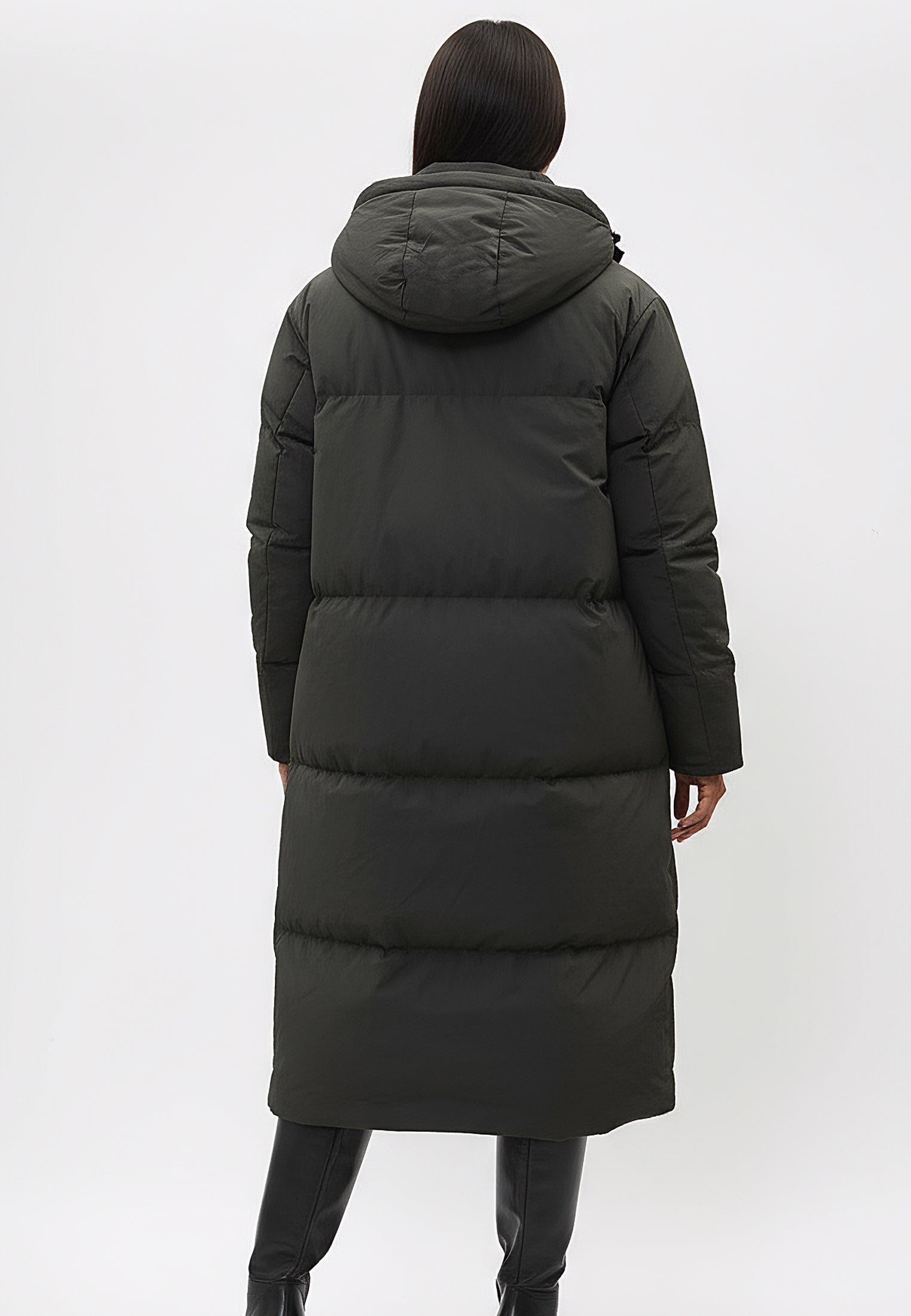 BLACK VOYAGER PUFFER PARKA