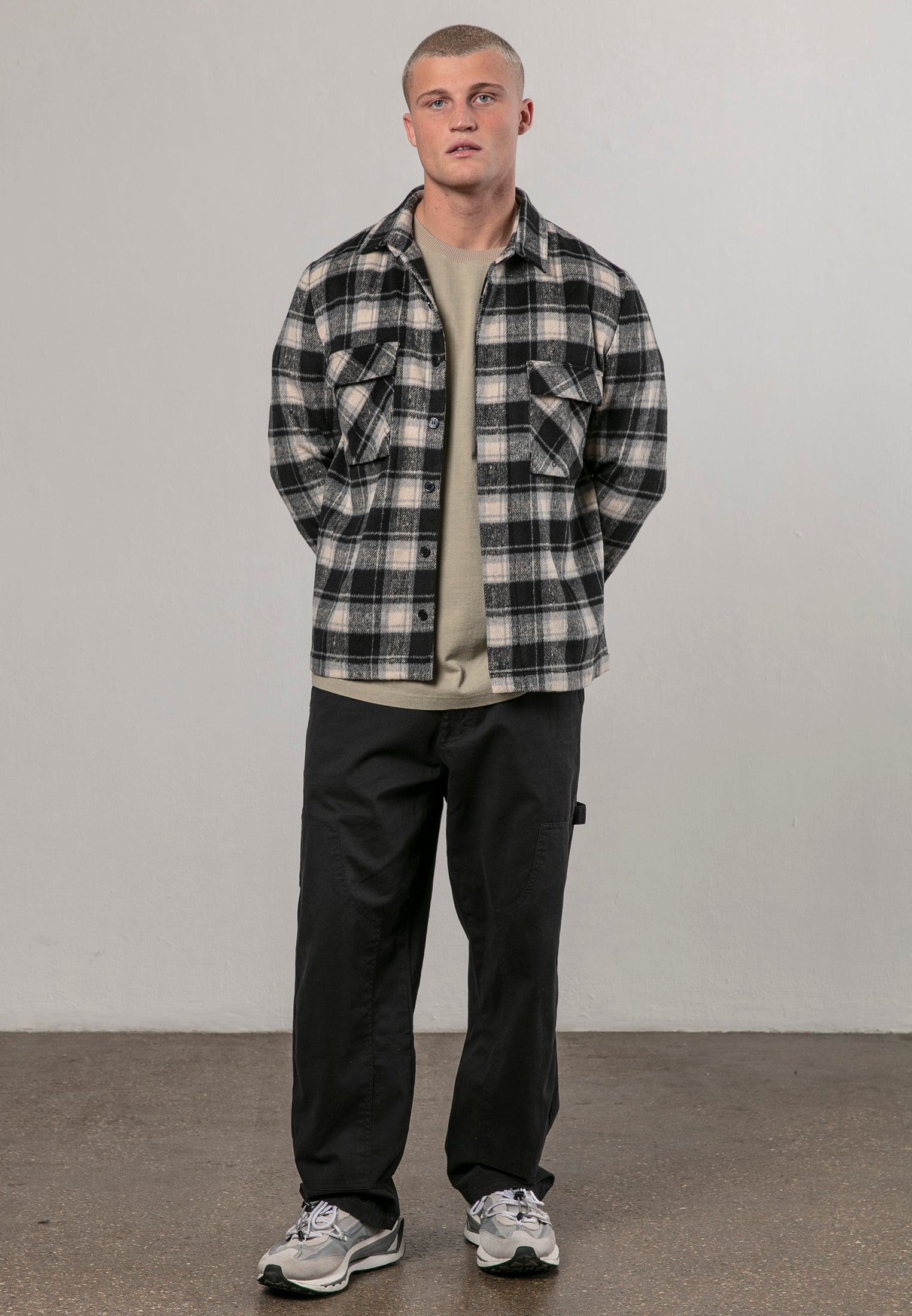 LUMBER SHIRT BLACK & OFF WHITE