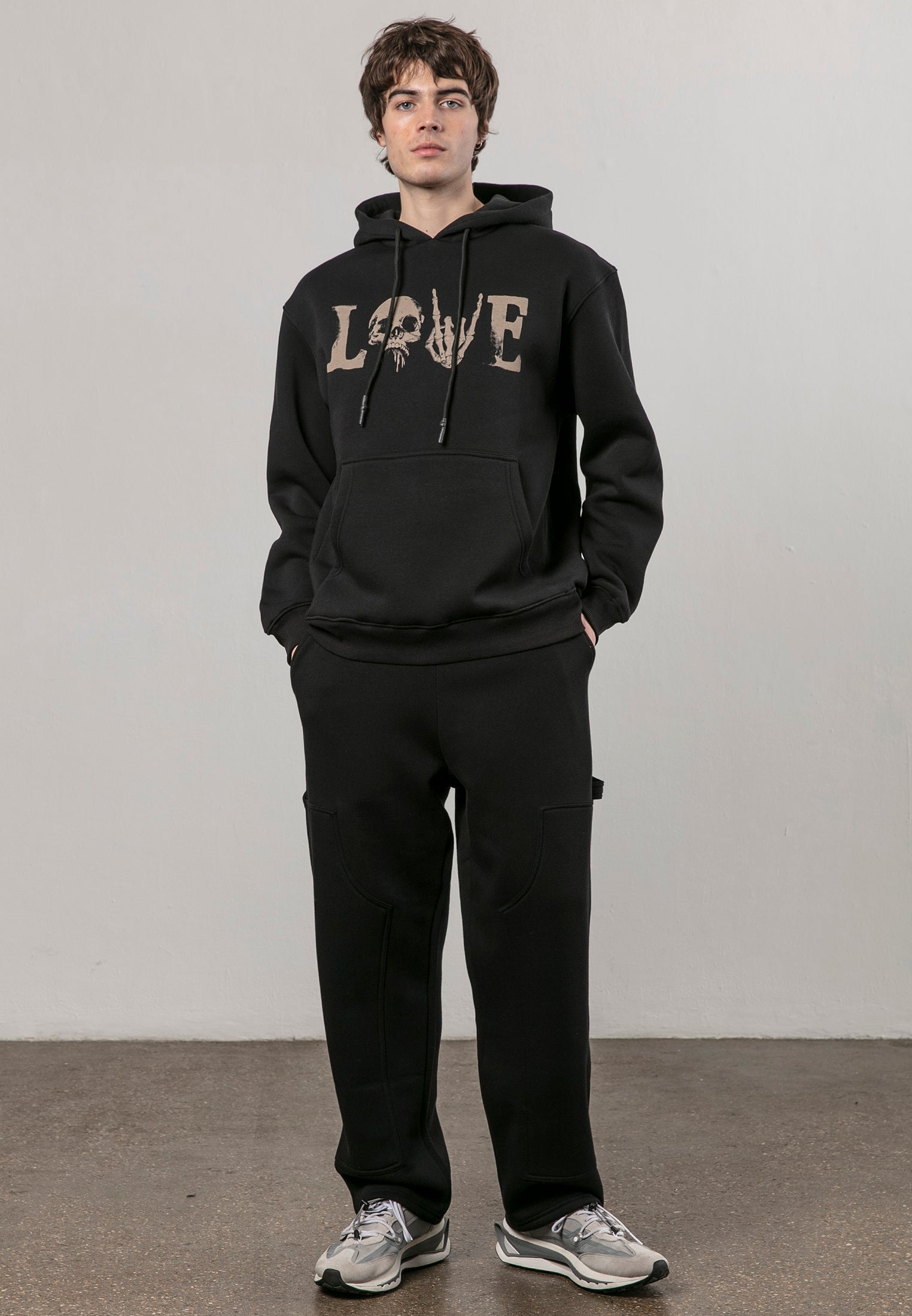 LOVE HOODIE BLACK