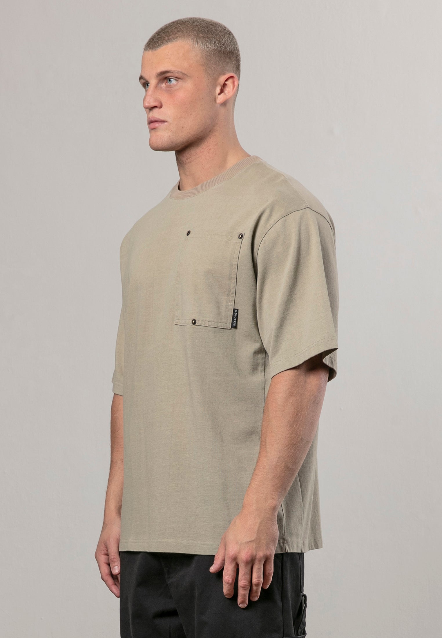 RIVET OVERSIZED T-SHIRT FAWN