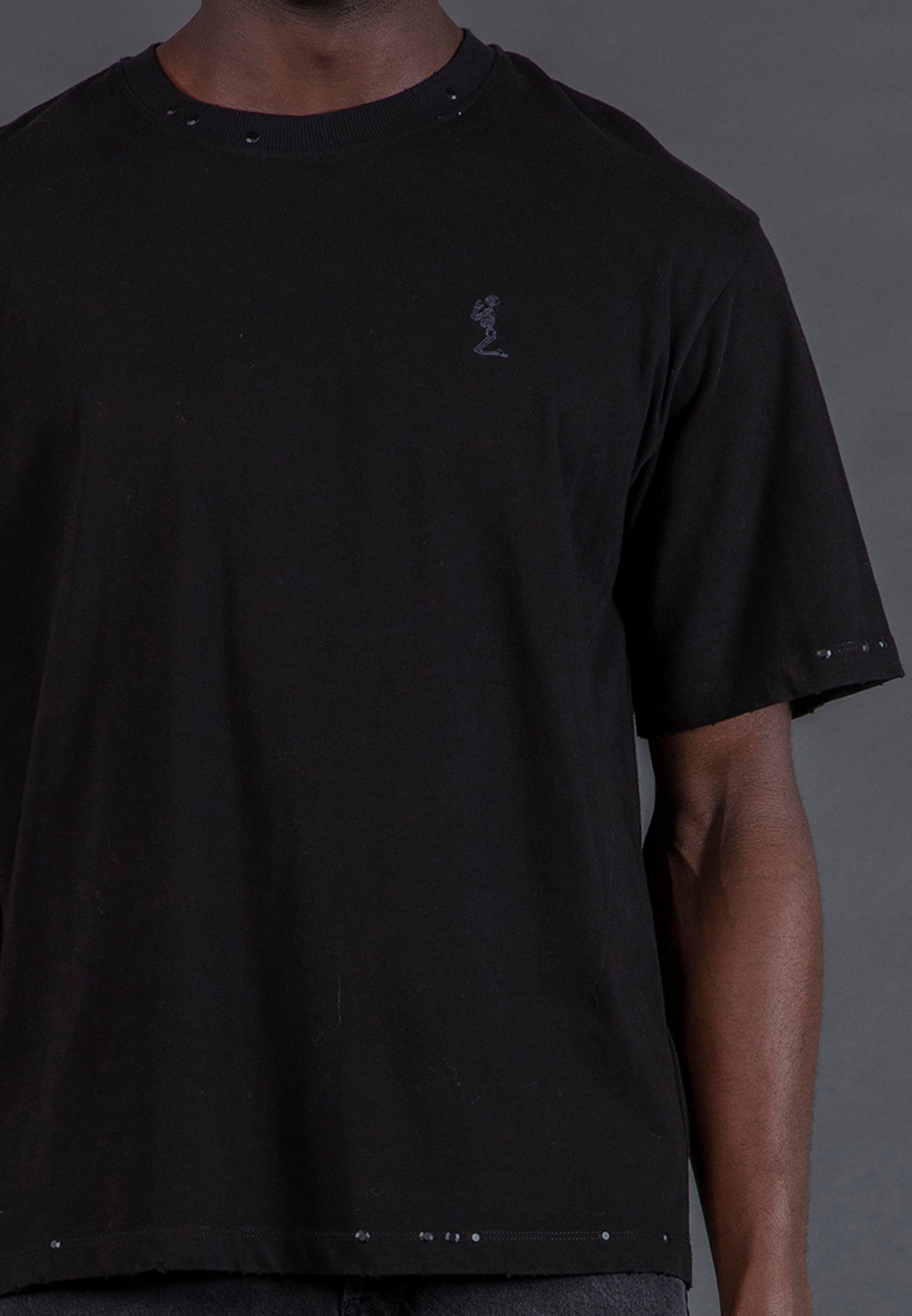 STUDDED T-SHIRT BLACK