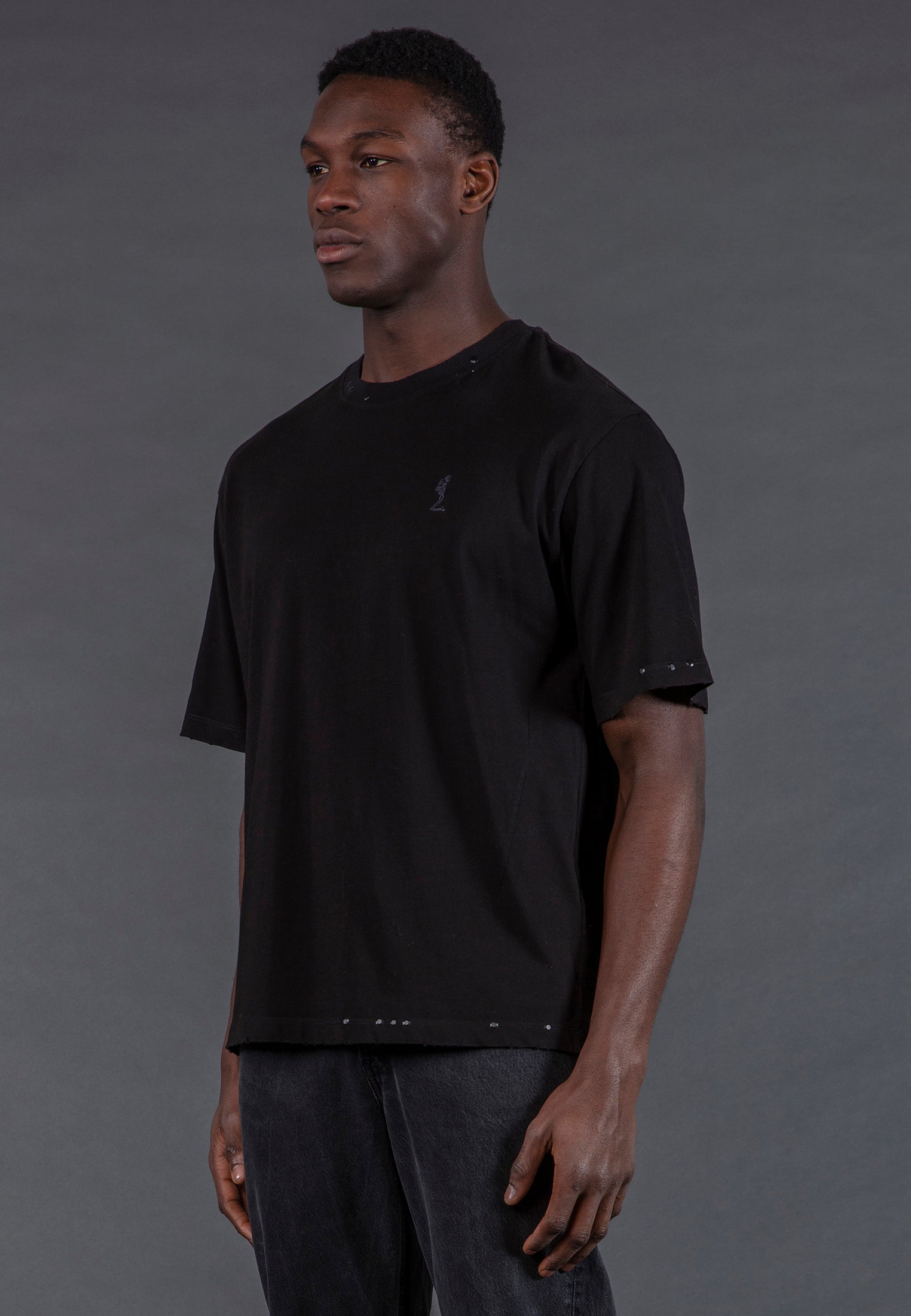 STUDDED T-SHIRT BLACK